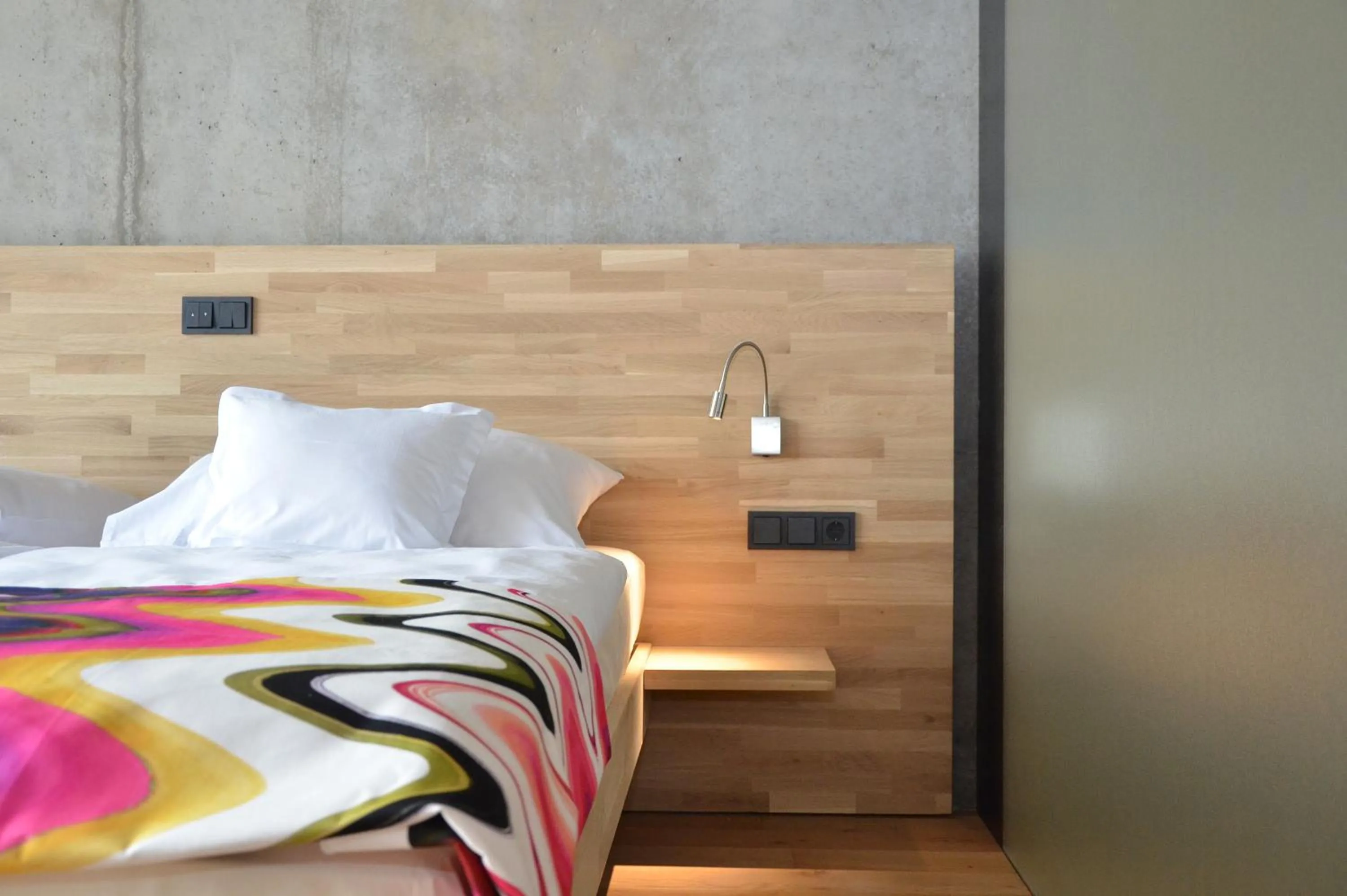 Bed in Hotel de l'Ecluse Superior