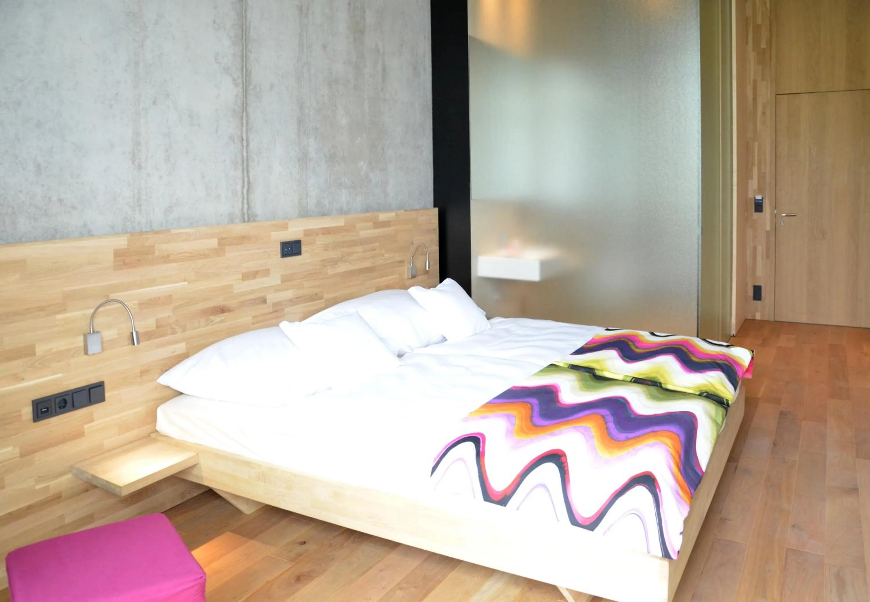 Bed in Hotel de l'Ecluse Superior