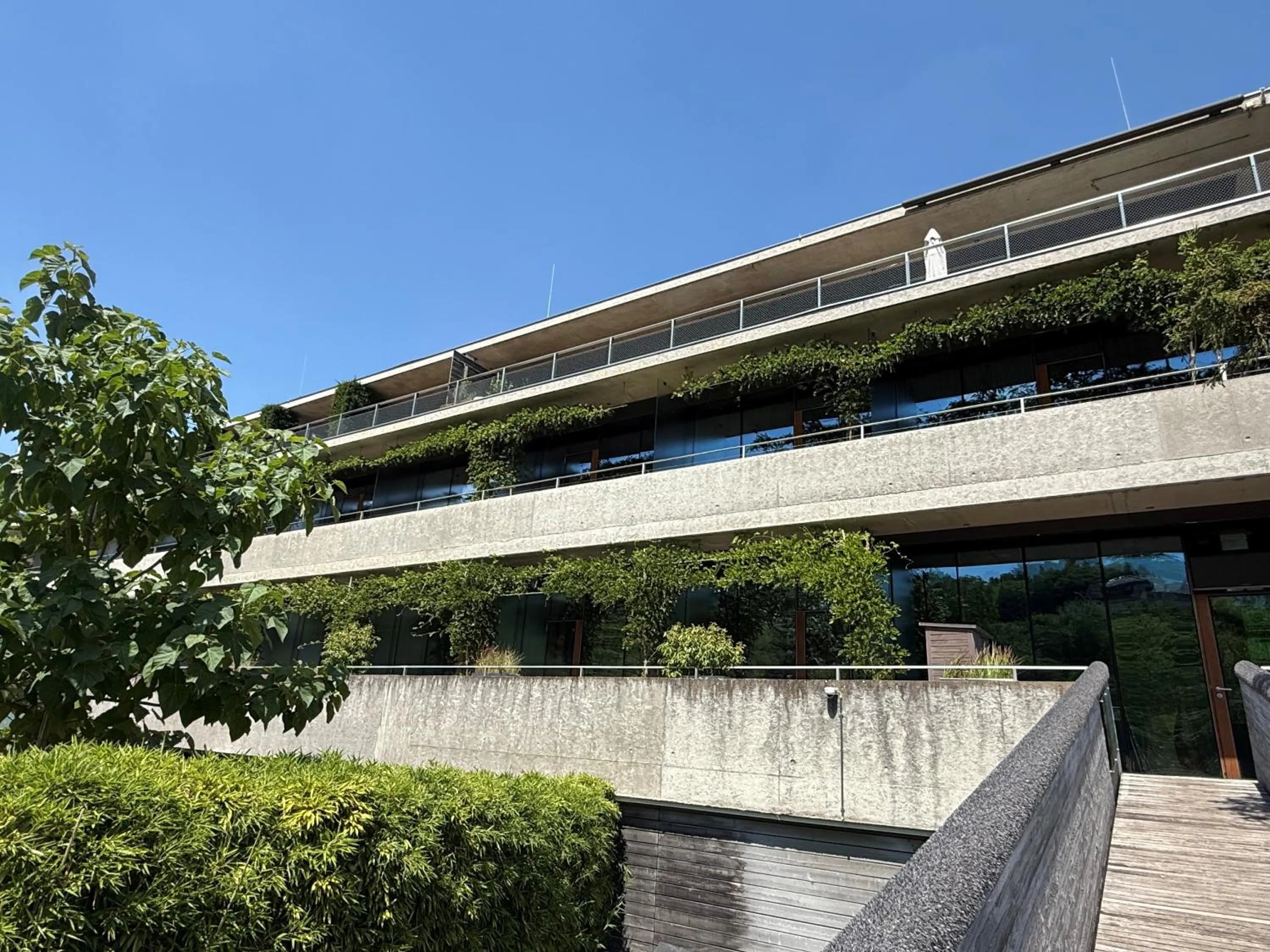 Property building in Hotel de l'Ecluse Superior