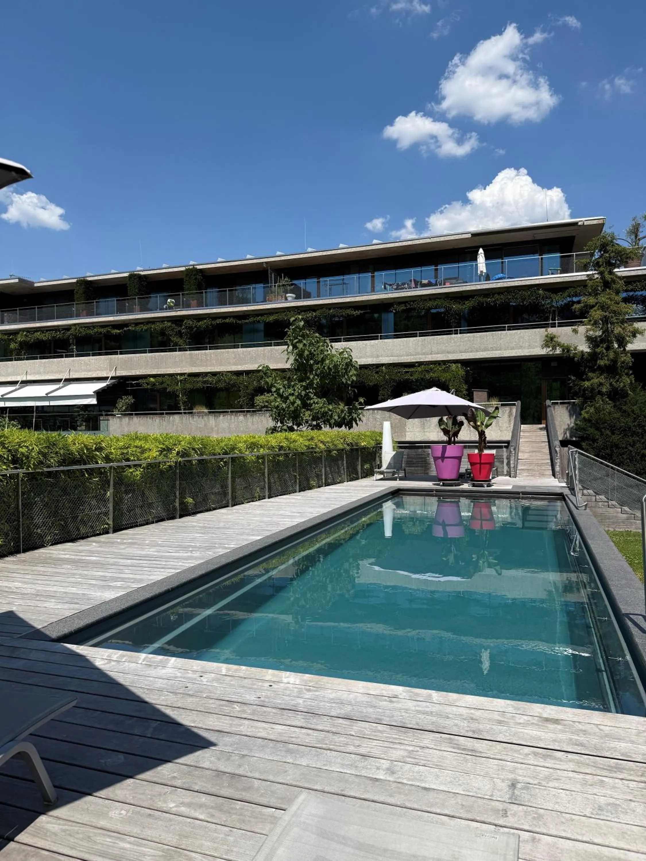 Swimming pool in Hotel de l'Ecluse Superior