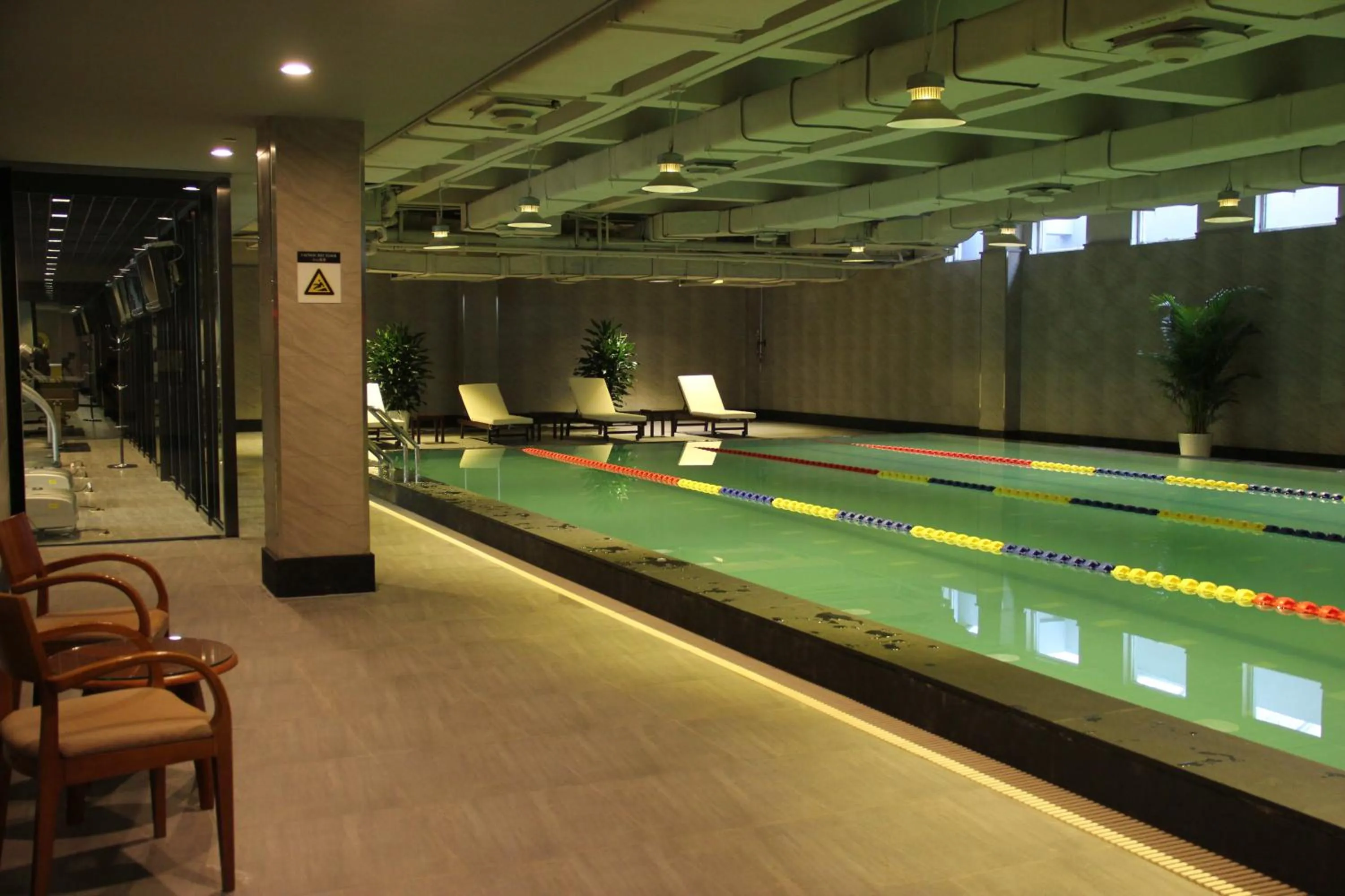 Swimming pool in Green Park Hotel Tianjin