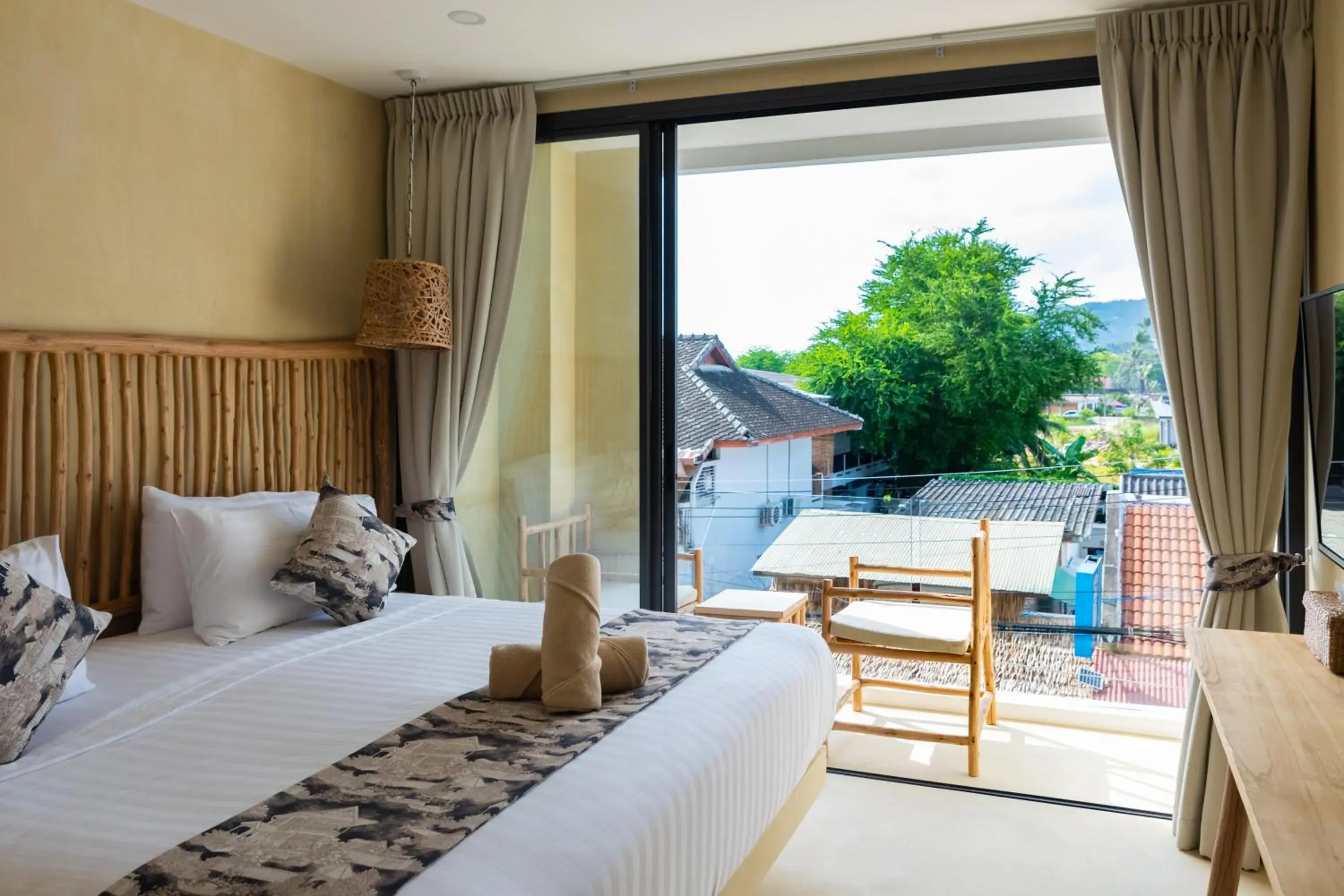 Deluxe Double Room with Balcony in Riviera Beach Hotel Deluxe Double Room with Balcony in Riviera Beach Hotel