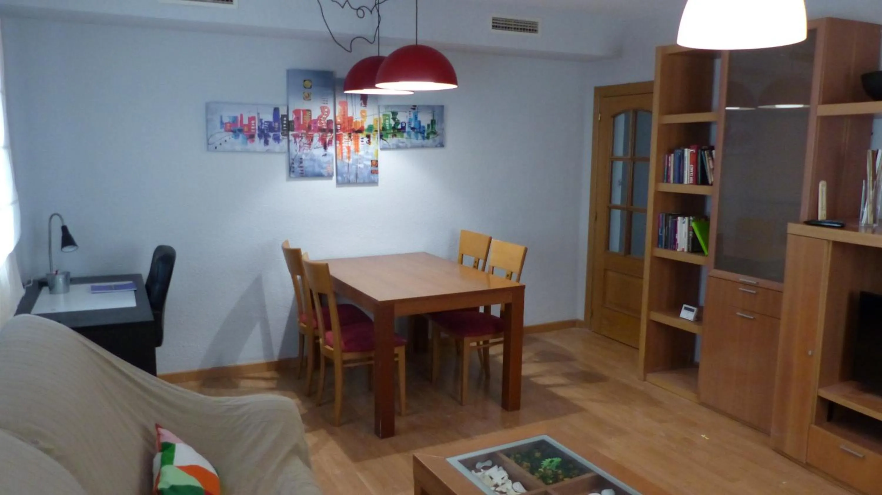 Dining area in Apartamento Aluche con parking gratuito