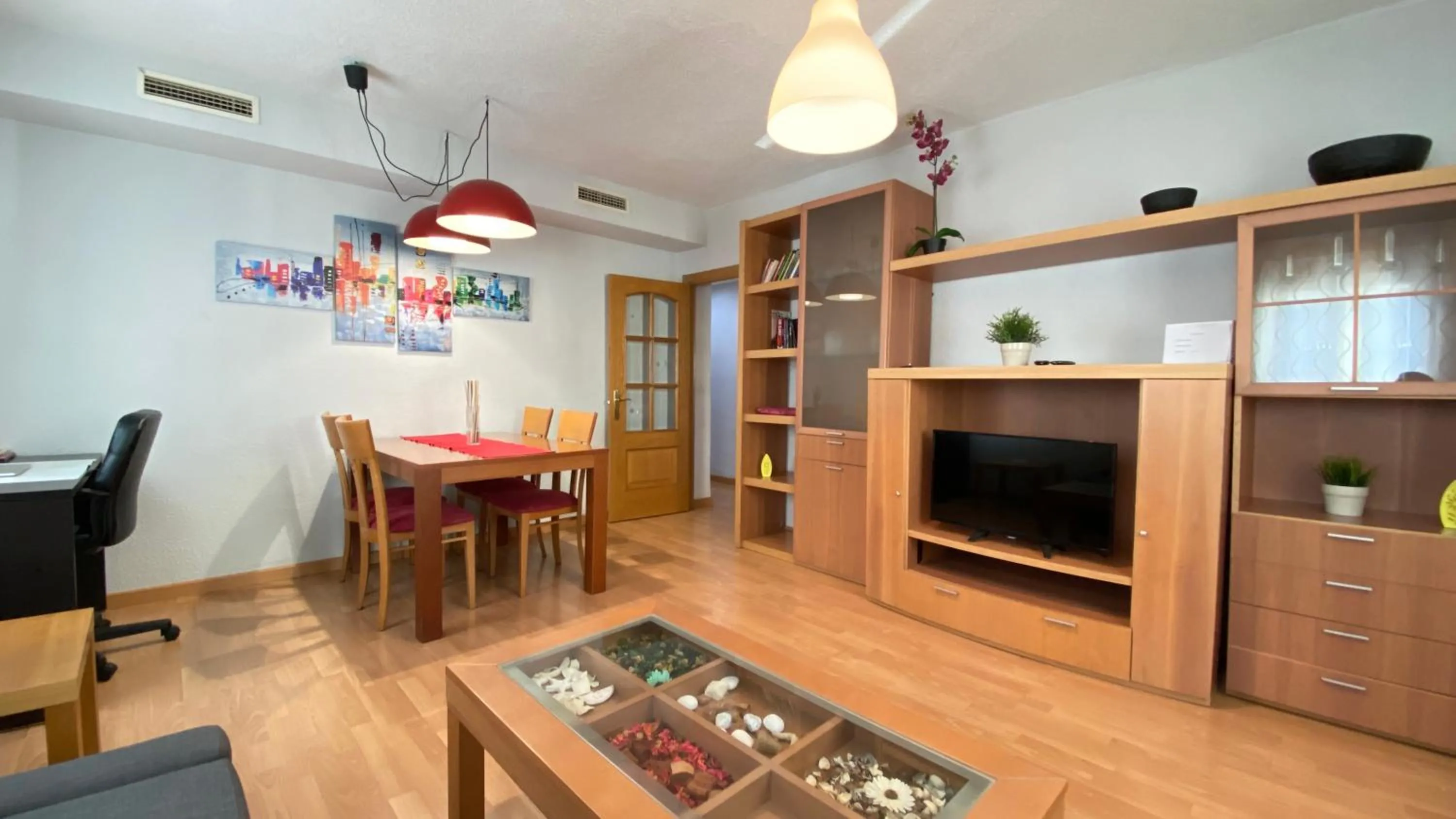 TV and multimedia in Apartamento Aluche con parking gratuito