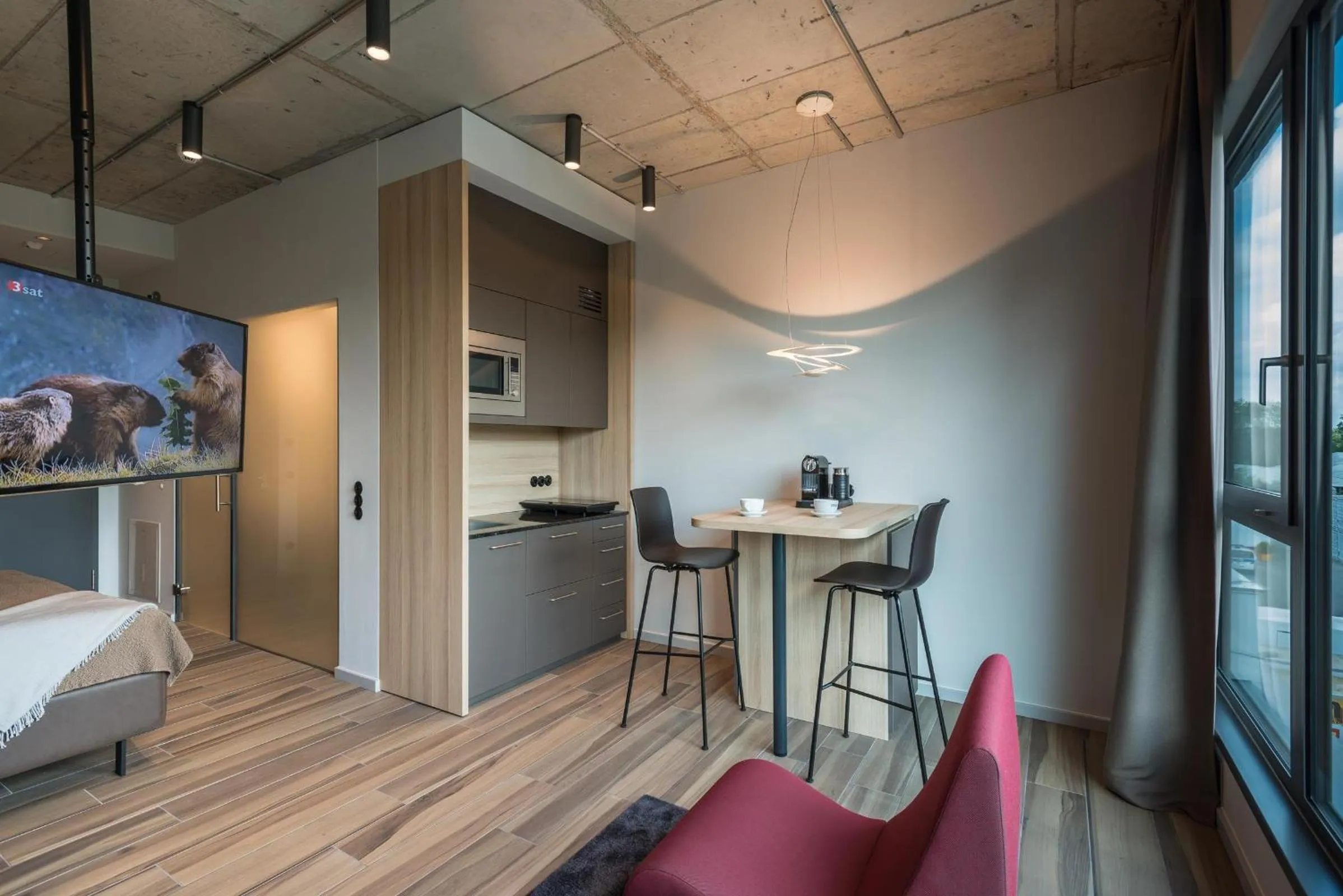 Photo of the whole room, Bed in Golden Ball, Exclusive Serviced Apartments Munich