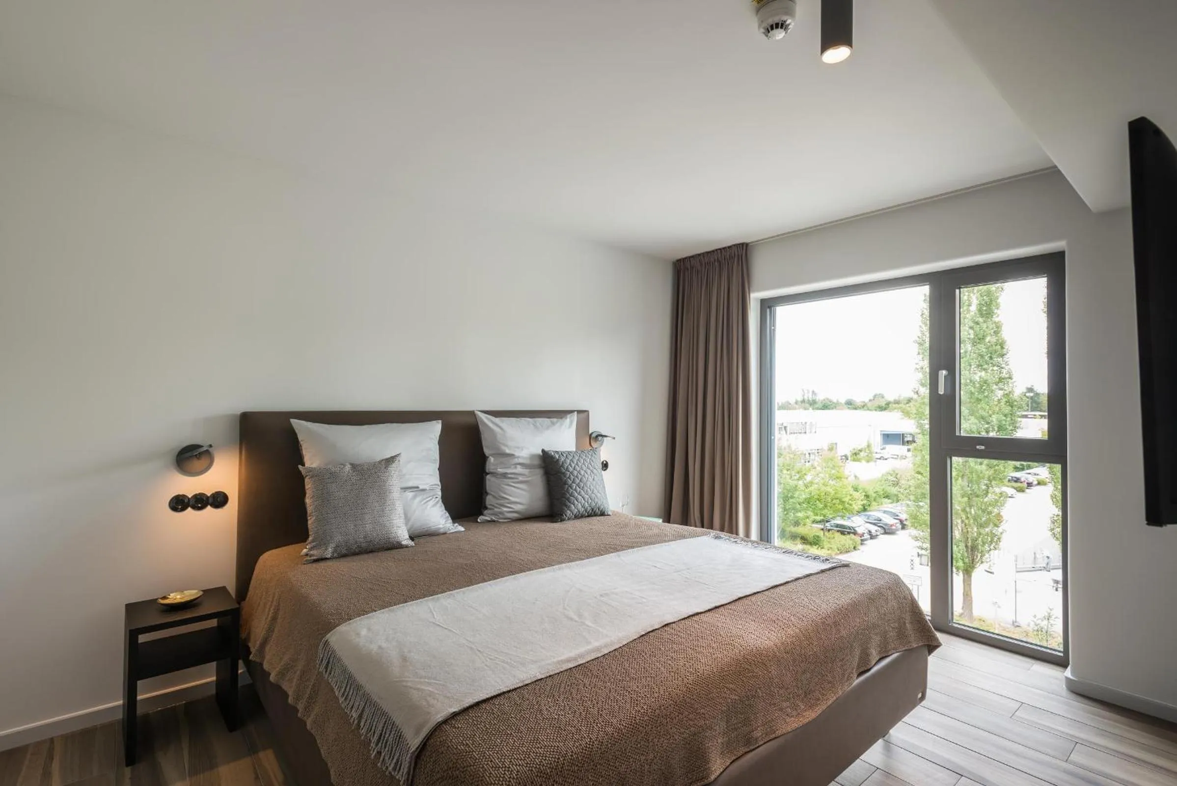 Bedroom, Bed in Golden Ball, Exclusive Serviced Apartments Munich