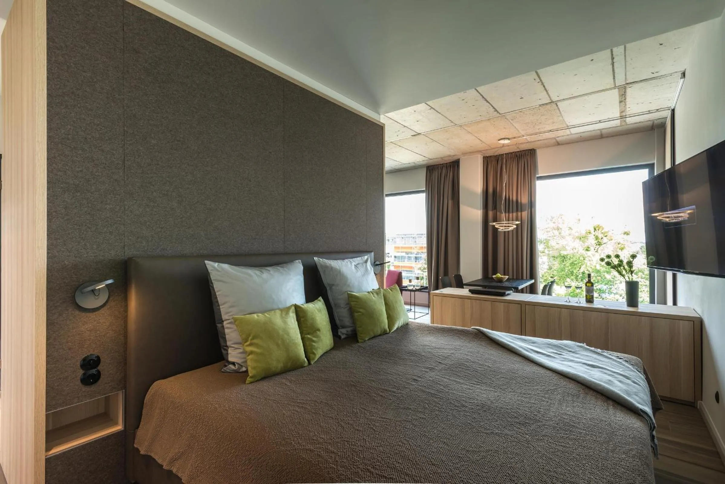 Bedroom, Bed in Golden Ball, Exclusive Serviced Apartments Munich