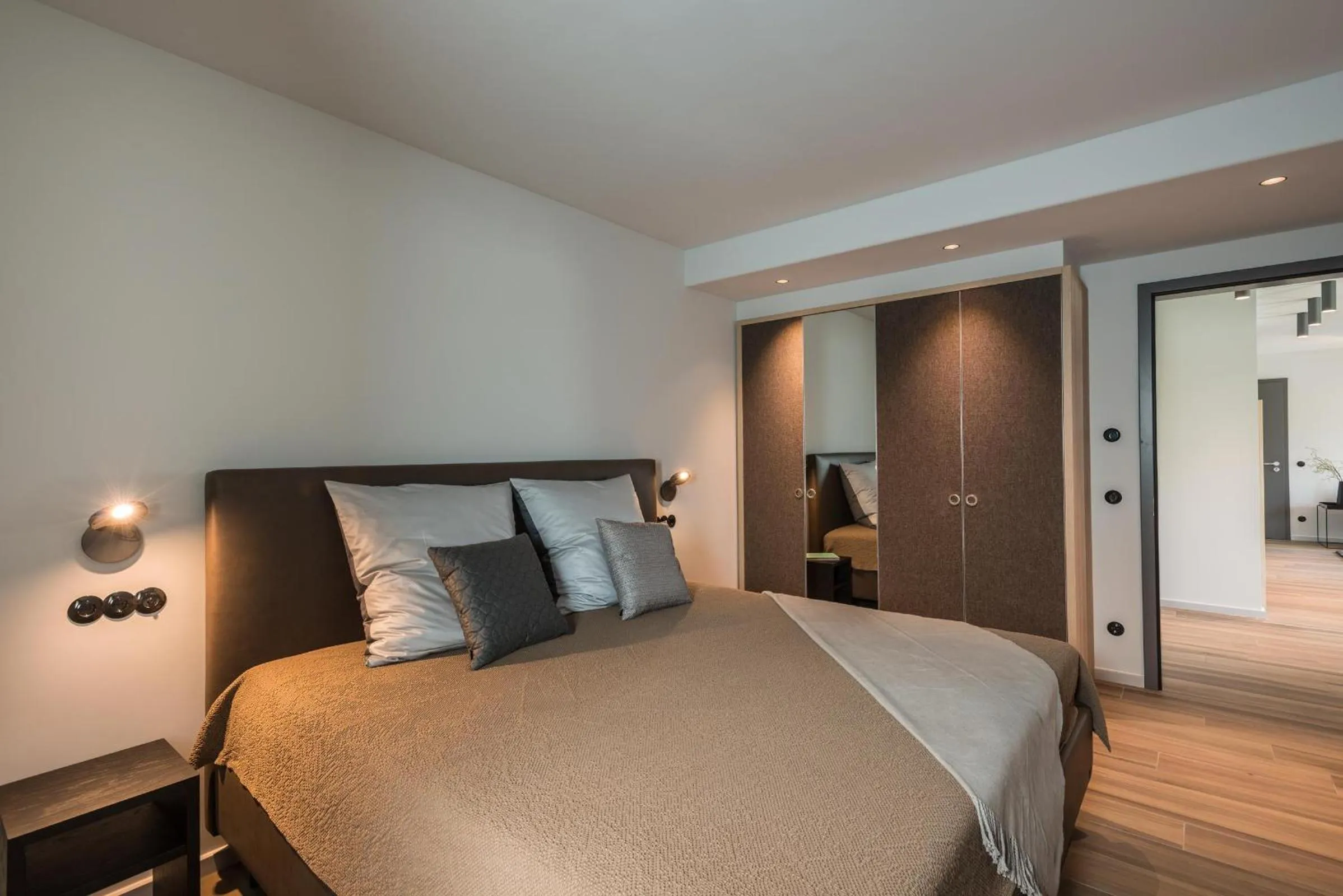 Bedroom, Bed in Golden Ball, Exclusive Serviced Apartments Munich