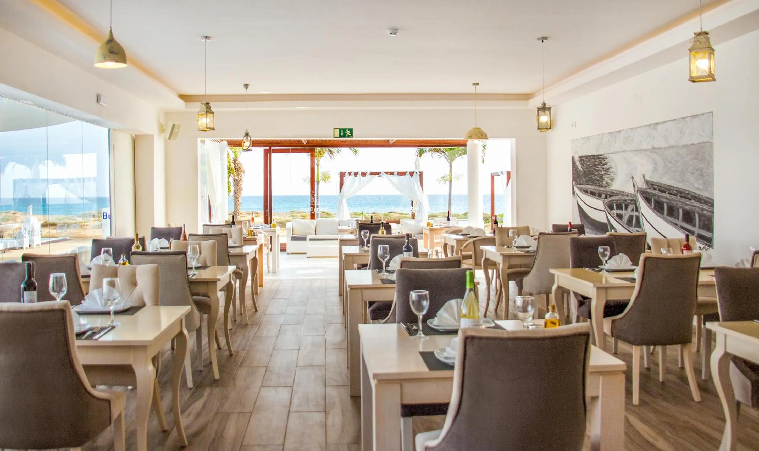 Restaurant/places to eat in Hotel LIVVO Budha Beach