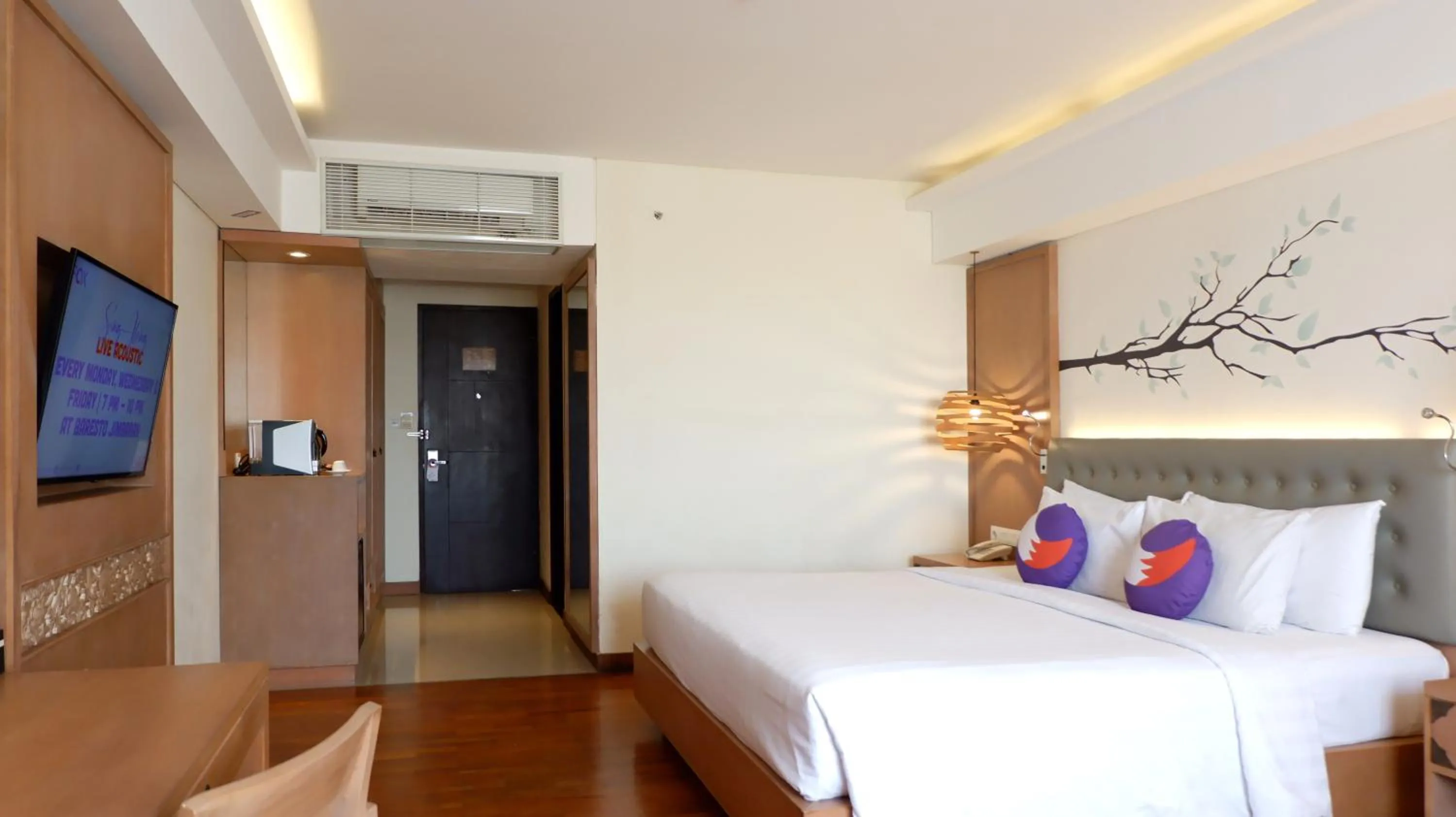 Bed in FOX Hotel Jimbaran Beach Bali