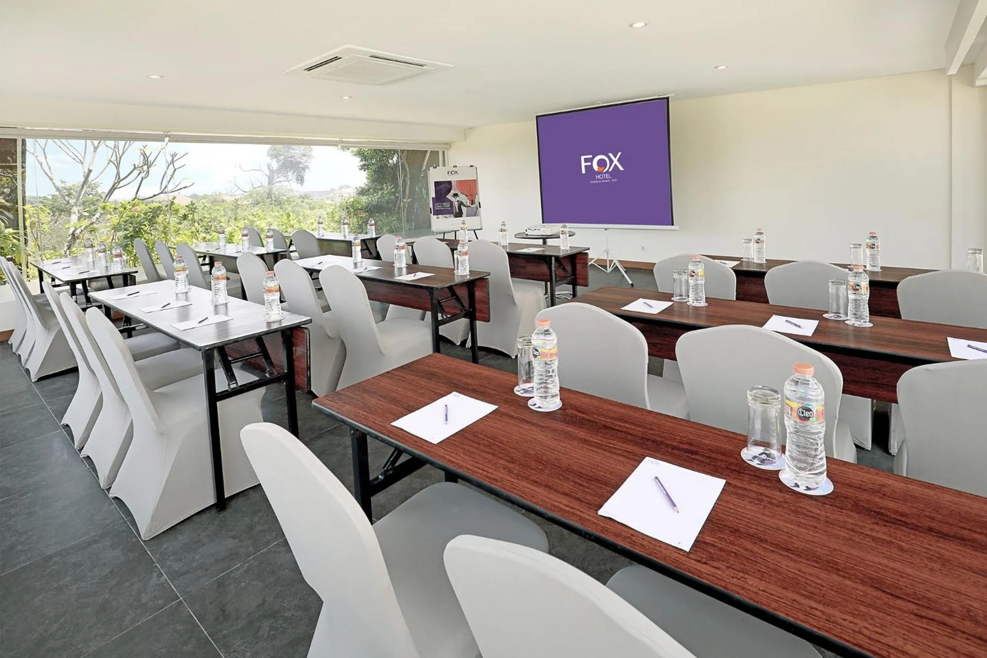 Meeting/conference room in FOX Hotel Jimbaran Beach Bali