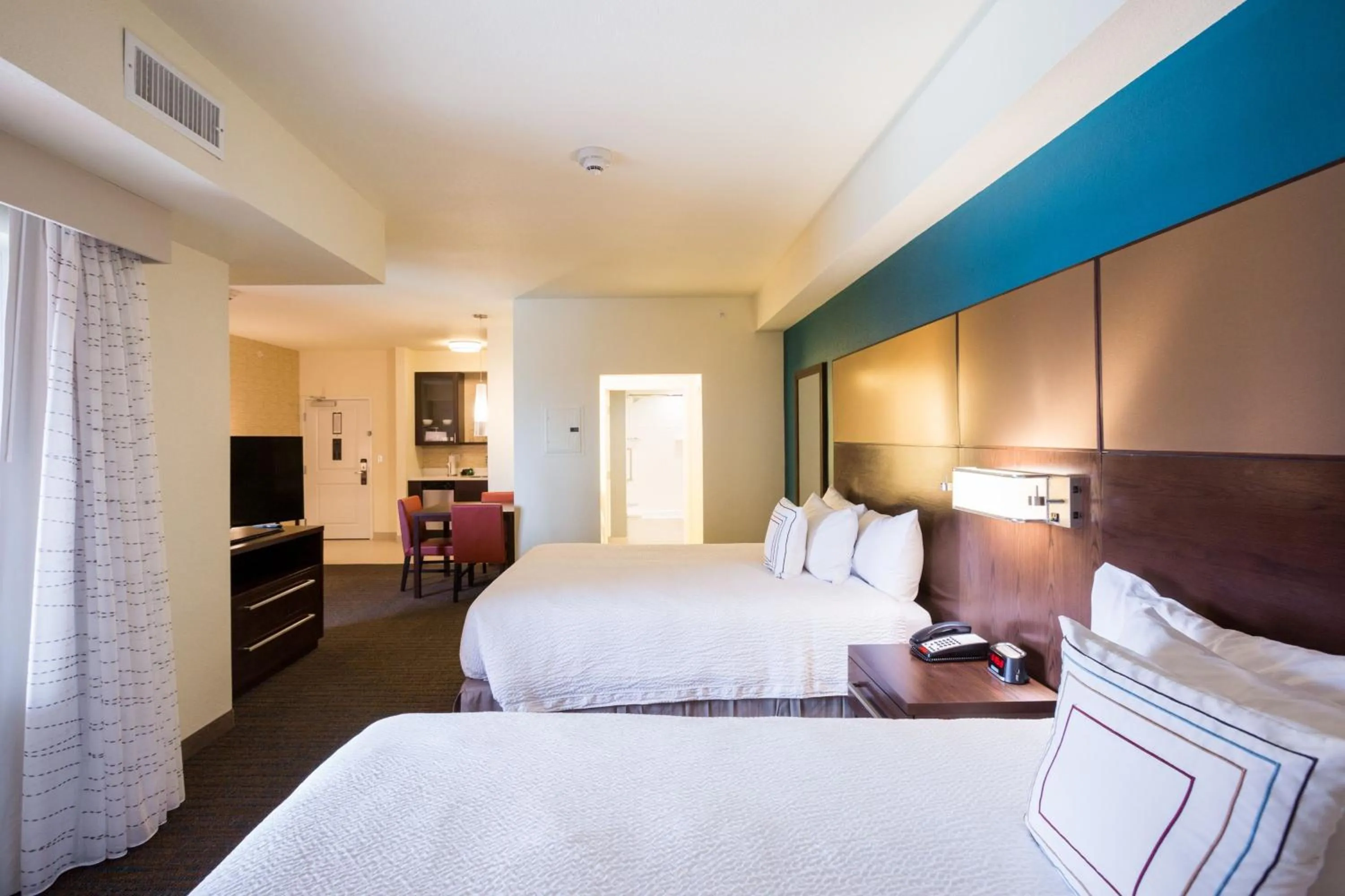 Photo of the whole room, Bed in Residence Inn by Marriott Oklahoma City Northwest
