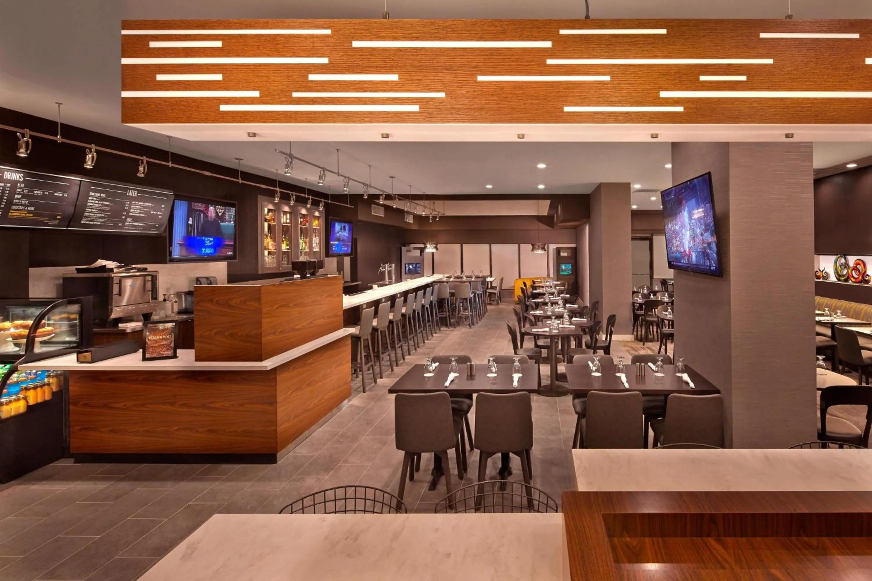 Restaurant/places to eat in Courtyard by Marriott Philadelphia City Avenue