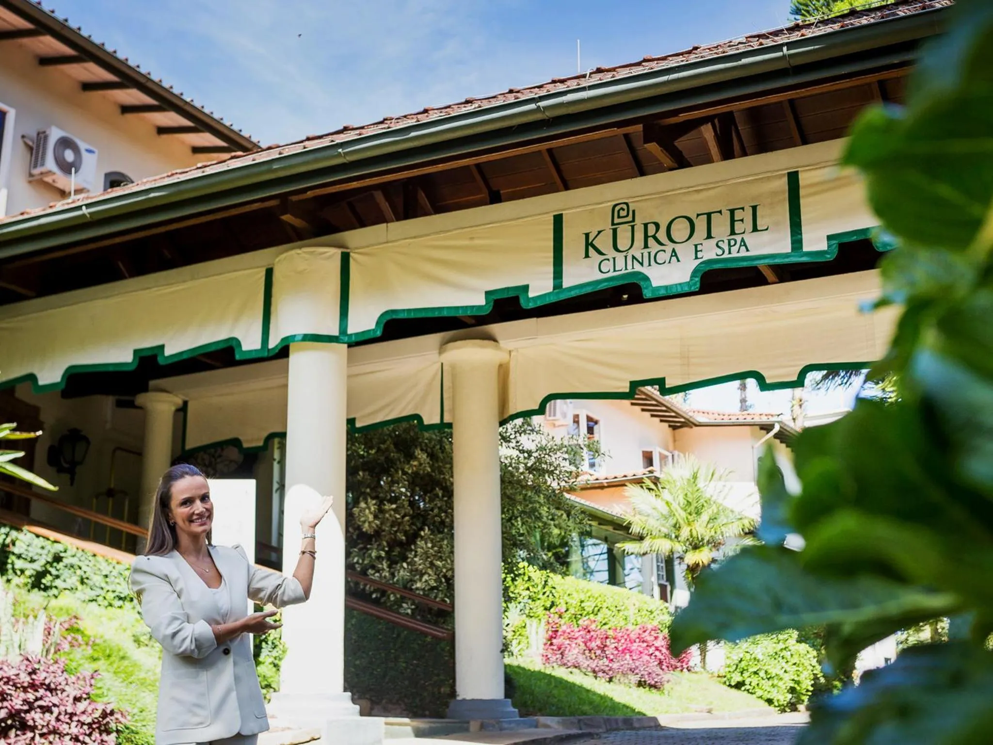 Facade/entrance in Kurotel Centro Contemporâneo de Saúde e Bem Estar