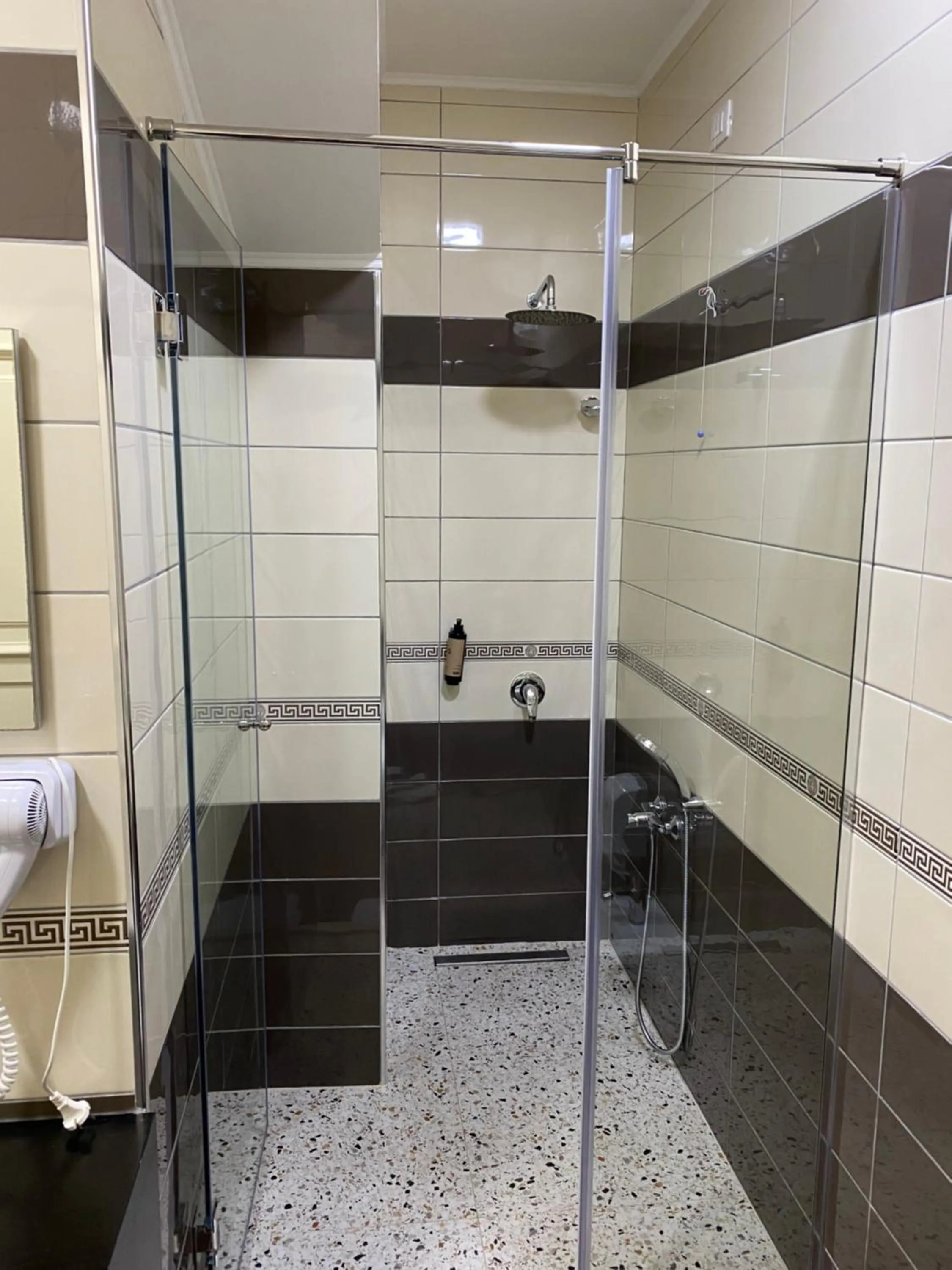 Shower in Rozafa Hotel