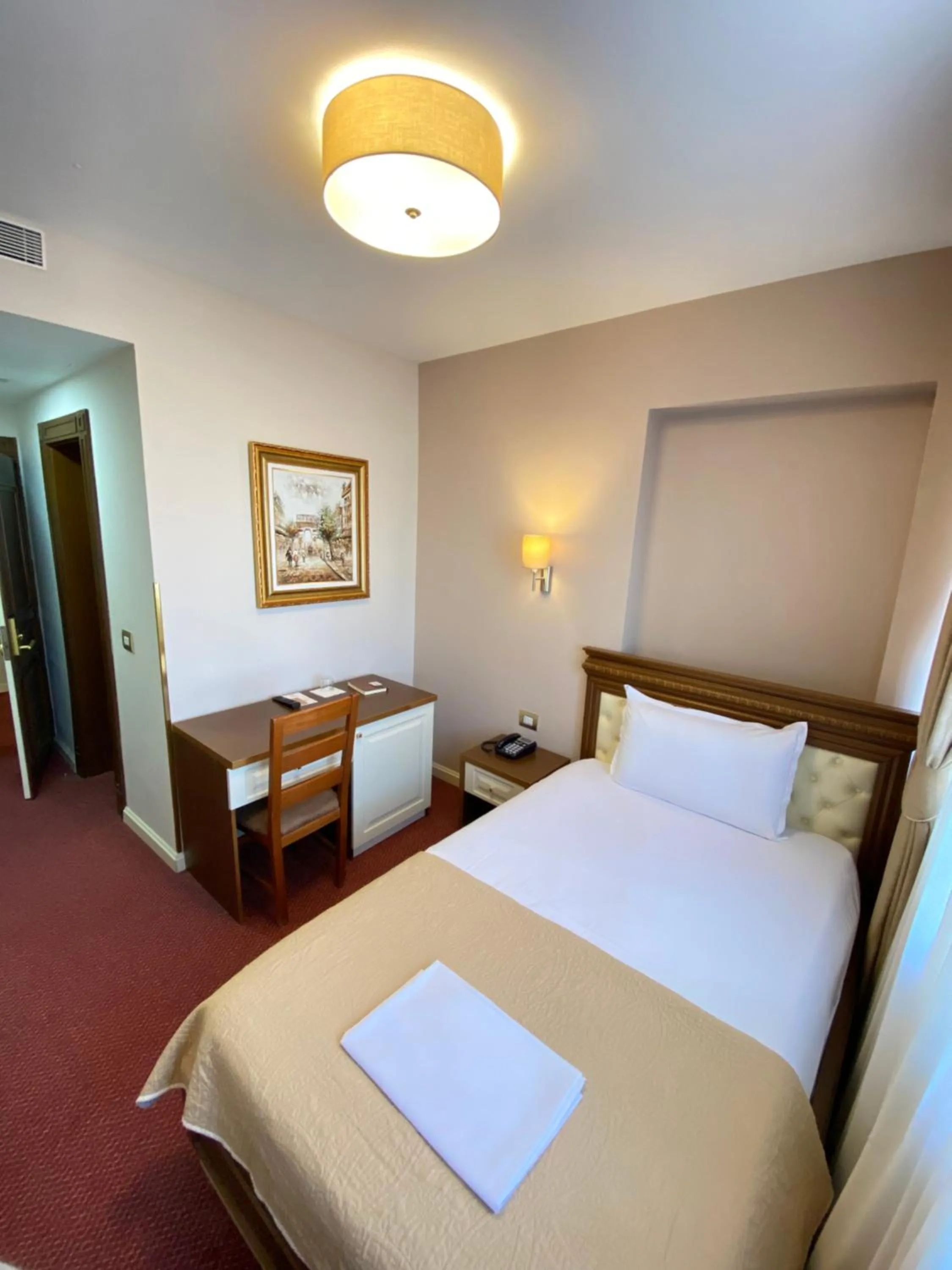 Photo of the whole room, Bed in Rozafa Hotel