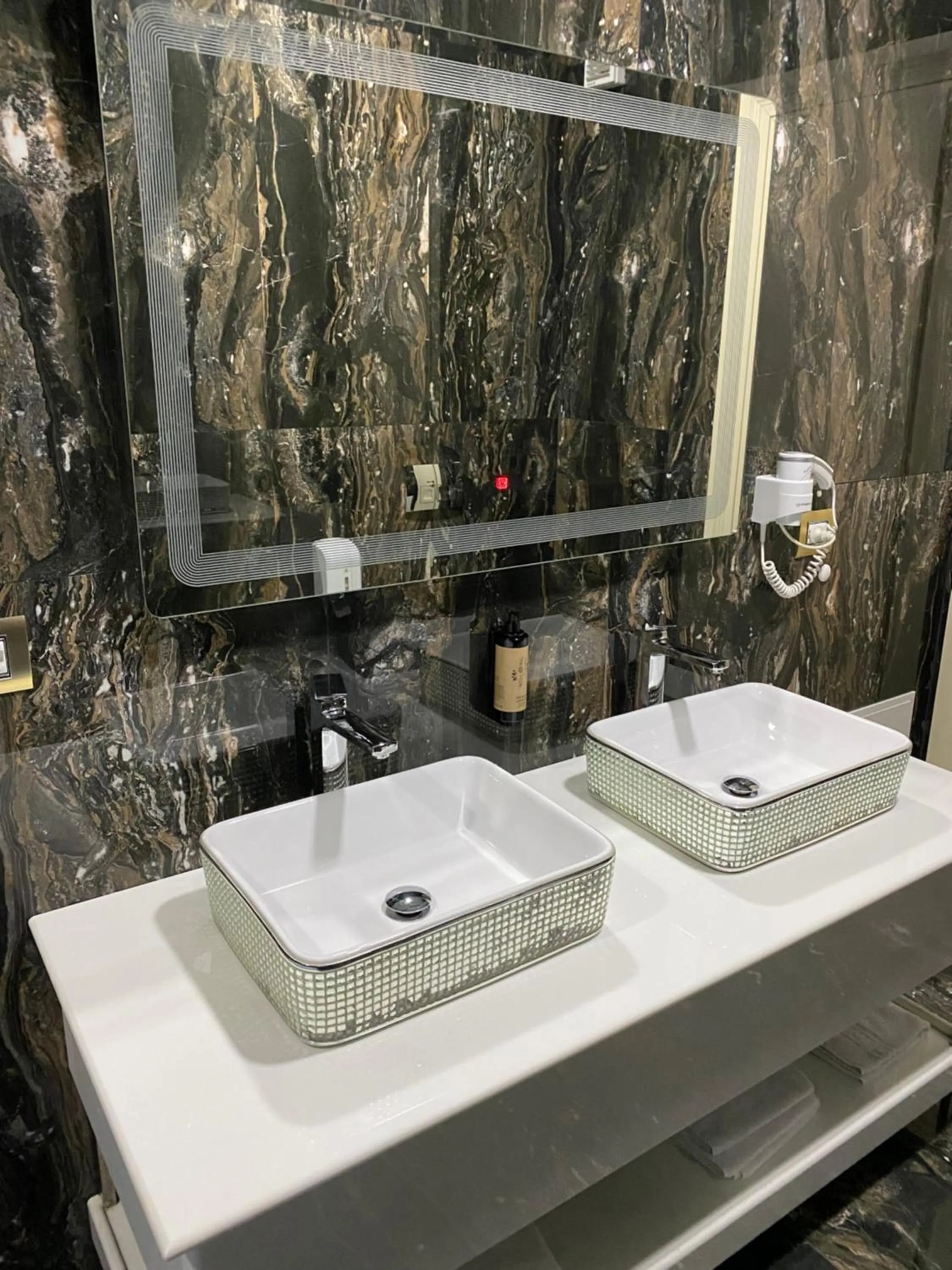 Bathroom in Rozafa Hotel