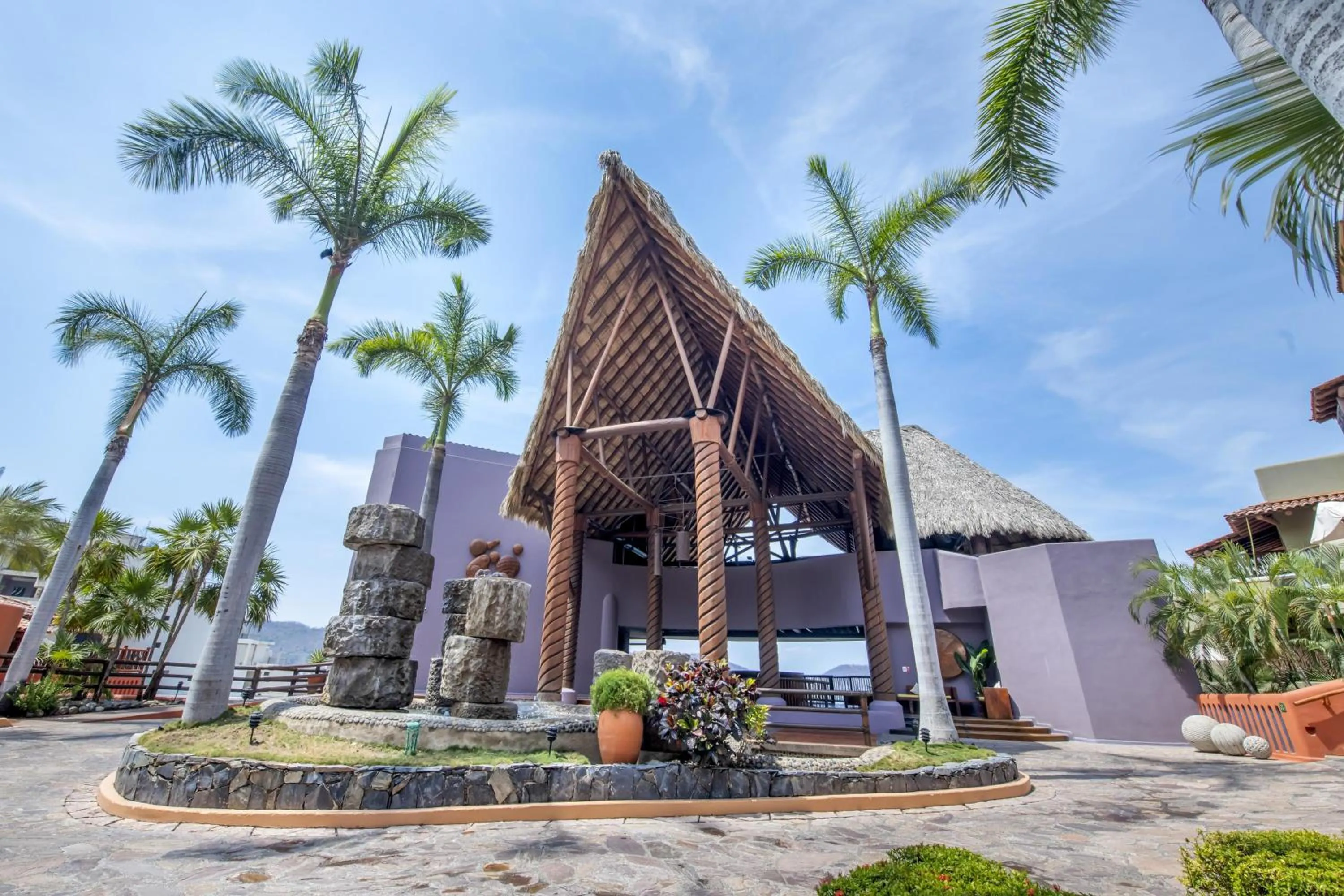 Property building in Hilton Grand Vacations Club Zihuatanejo