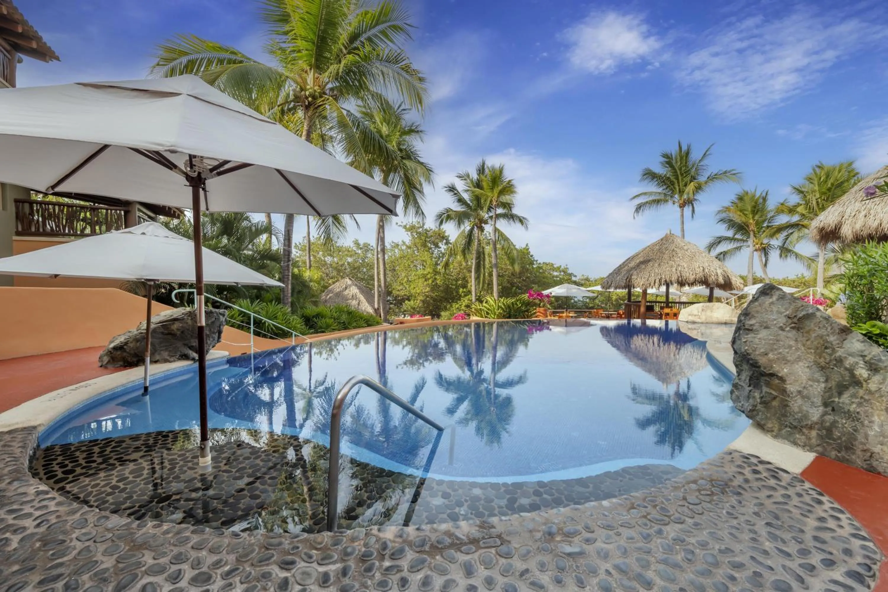 Pool view in Hilton Grand Vacations Club Zihuatanejo