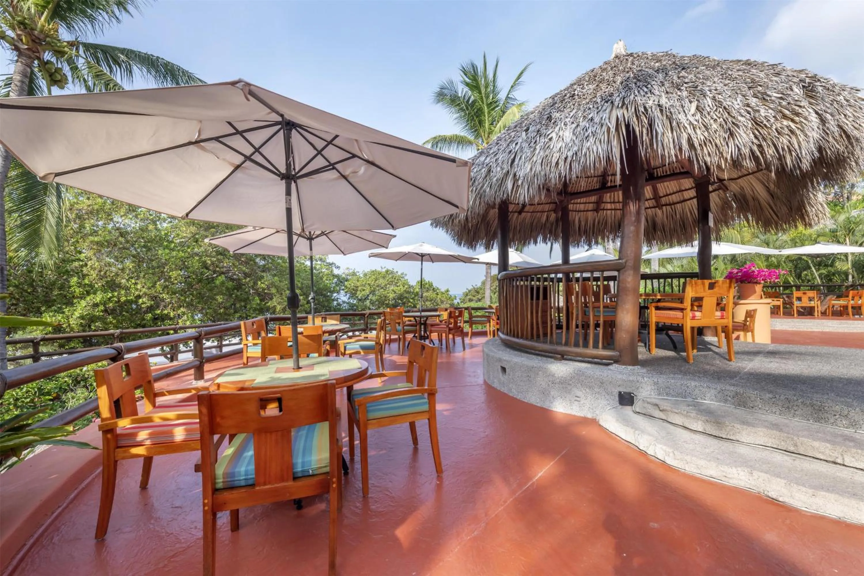 Lounge or bar in Hilton Grand Vacations Club Zihuatanejo