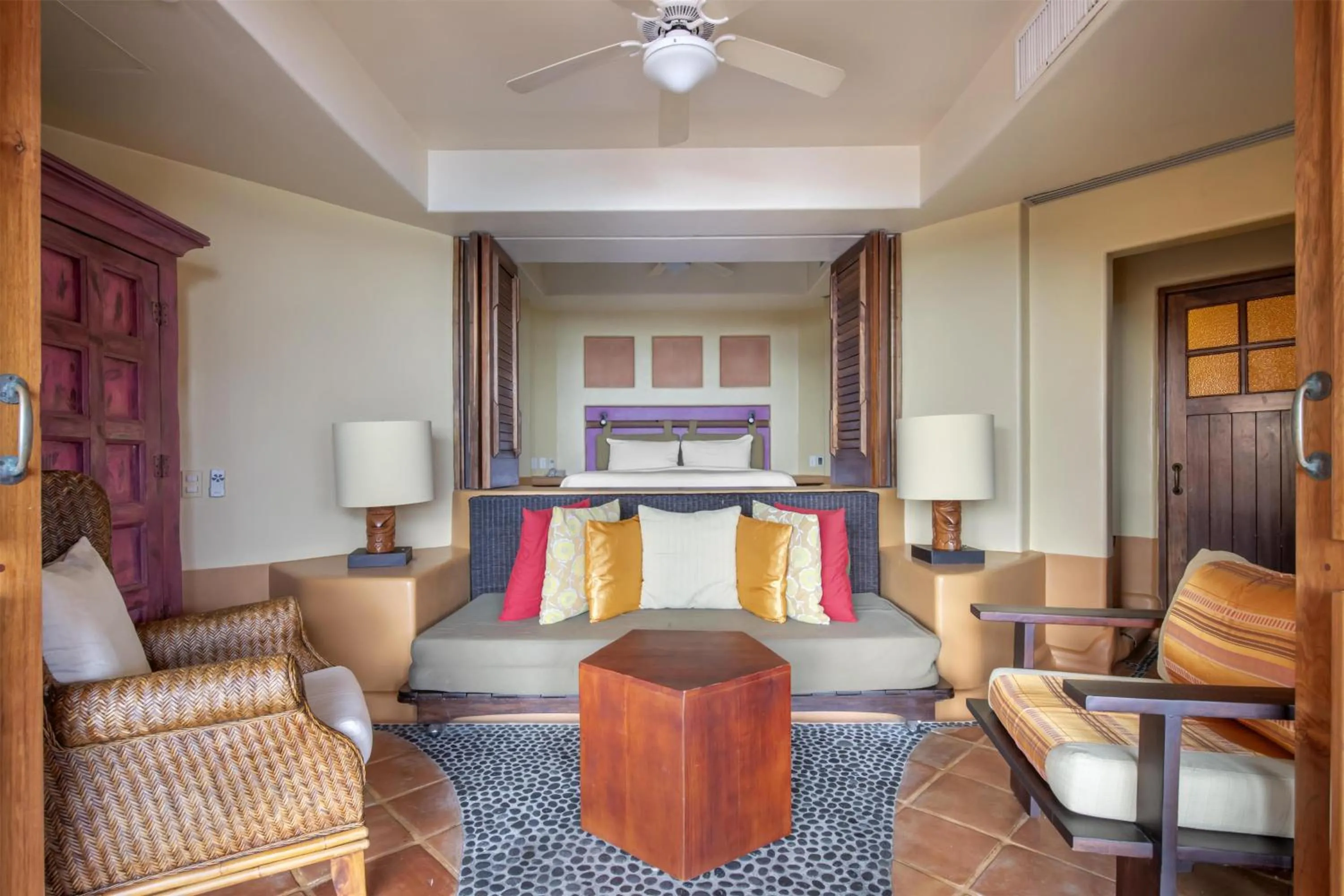Living room, Bed in Hilton Grand Vacations Club Zihuatanejo