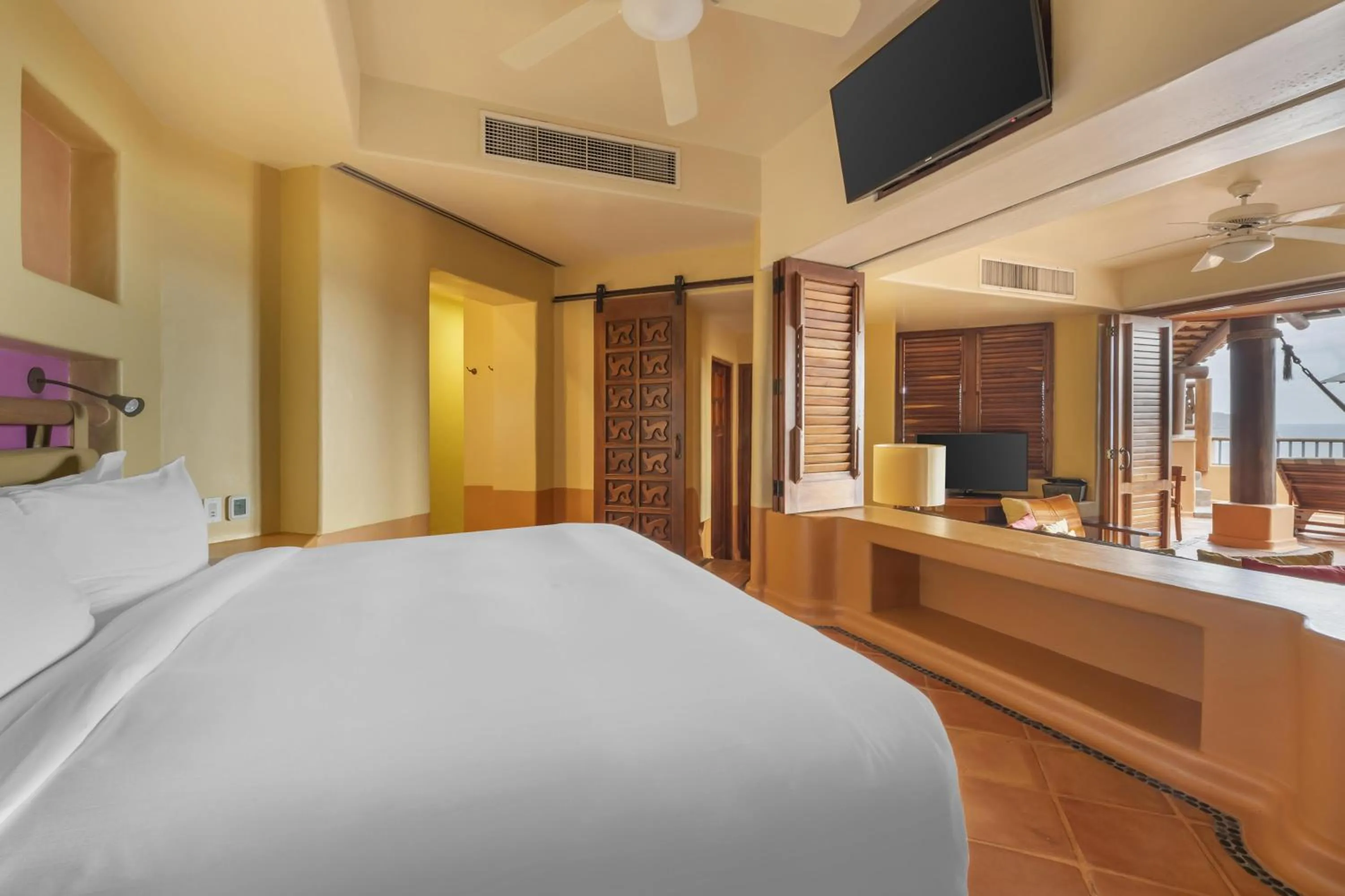 Bed in Hilton Grand Vacations Club Zihuatanejo