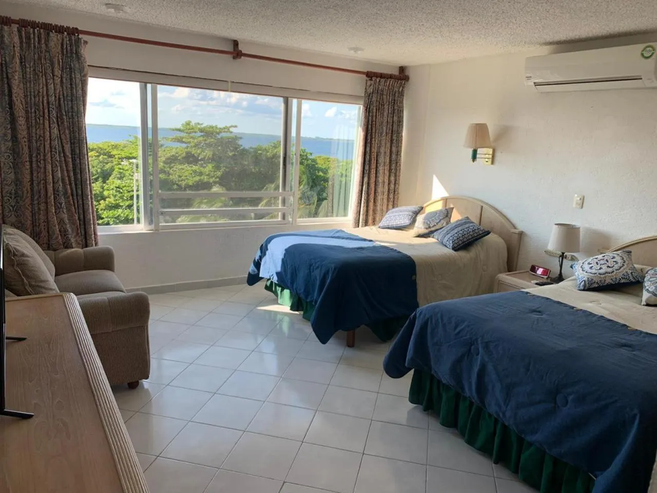 Bed in Suites Brisas Cancun