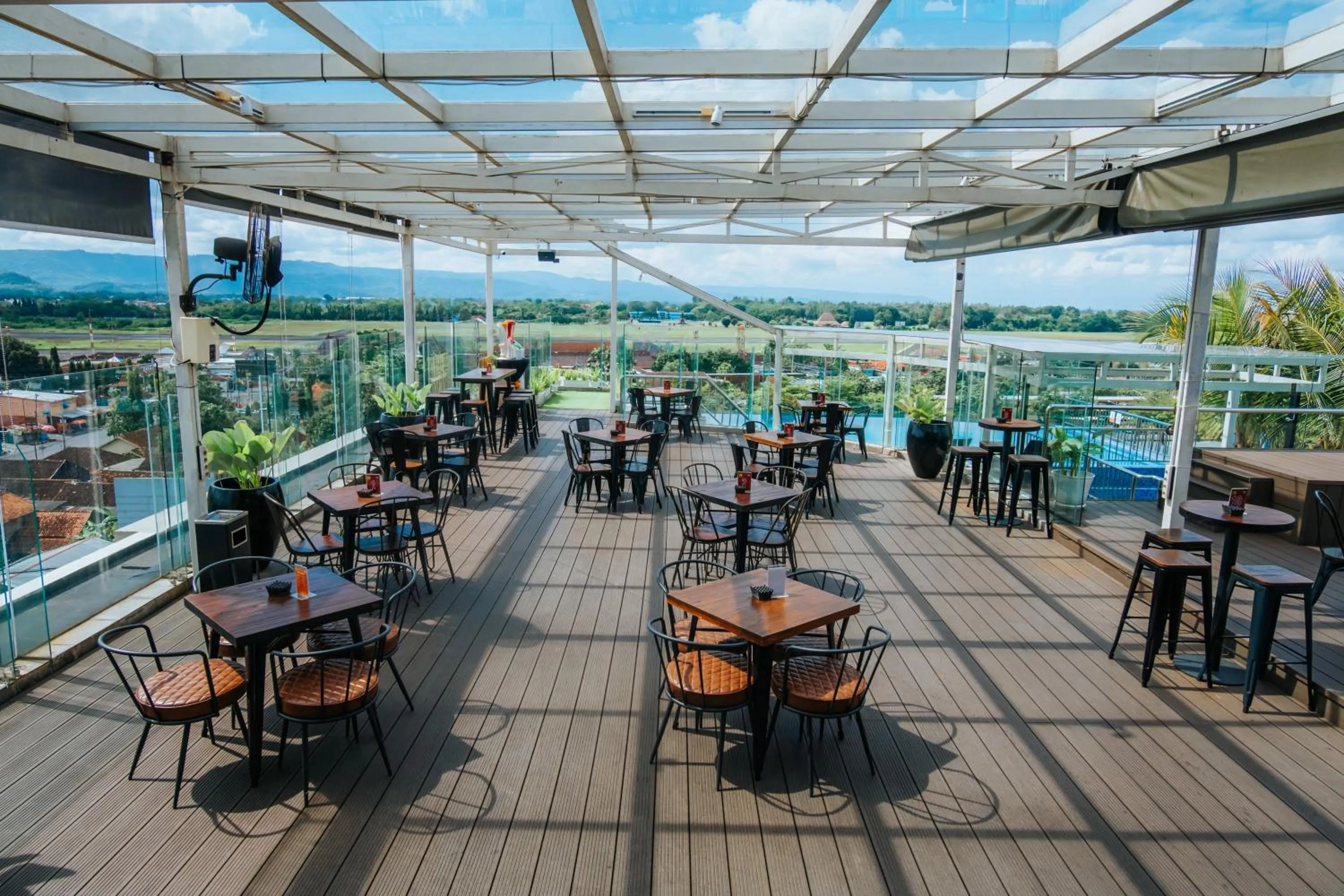 Platinum Adisucipto Hotel & Conference Center