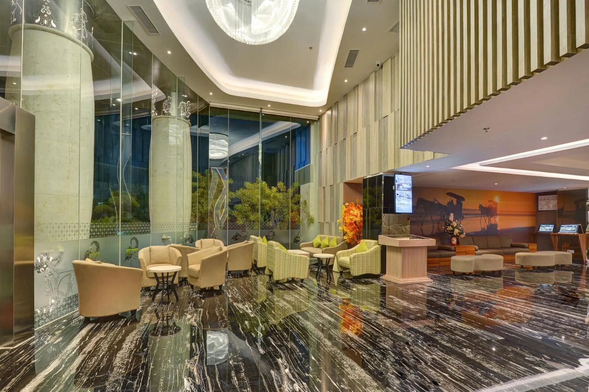 Lobby or reception in Platinum Adisucipto Hotel & Conference Center