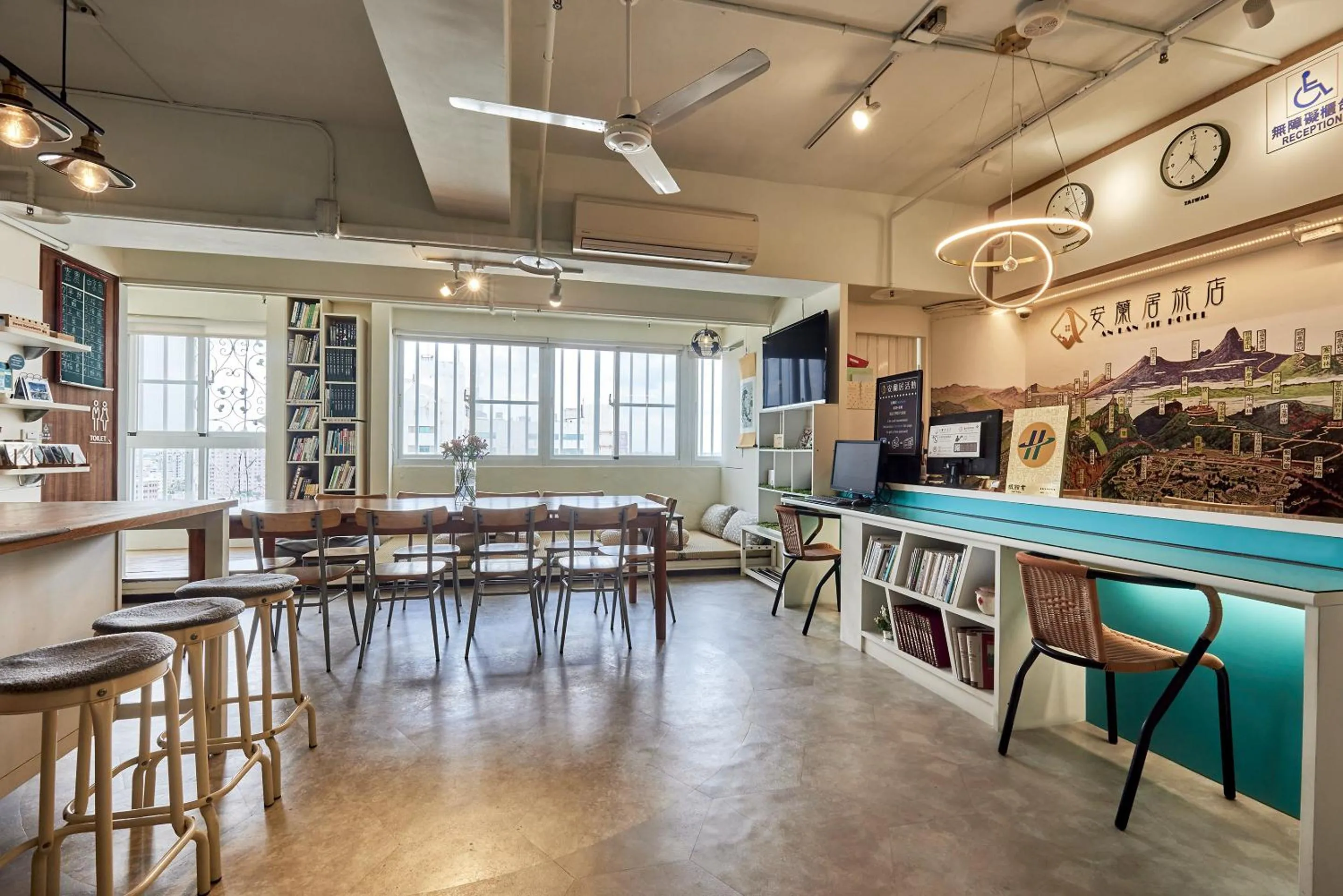 Property building in 安蘭居旅店 An Lan Jie Hotel