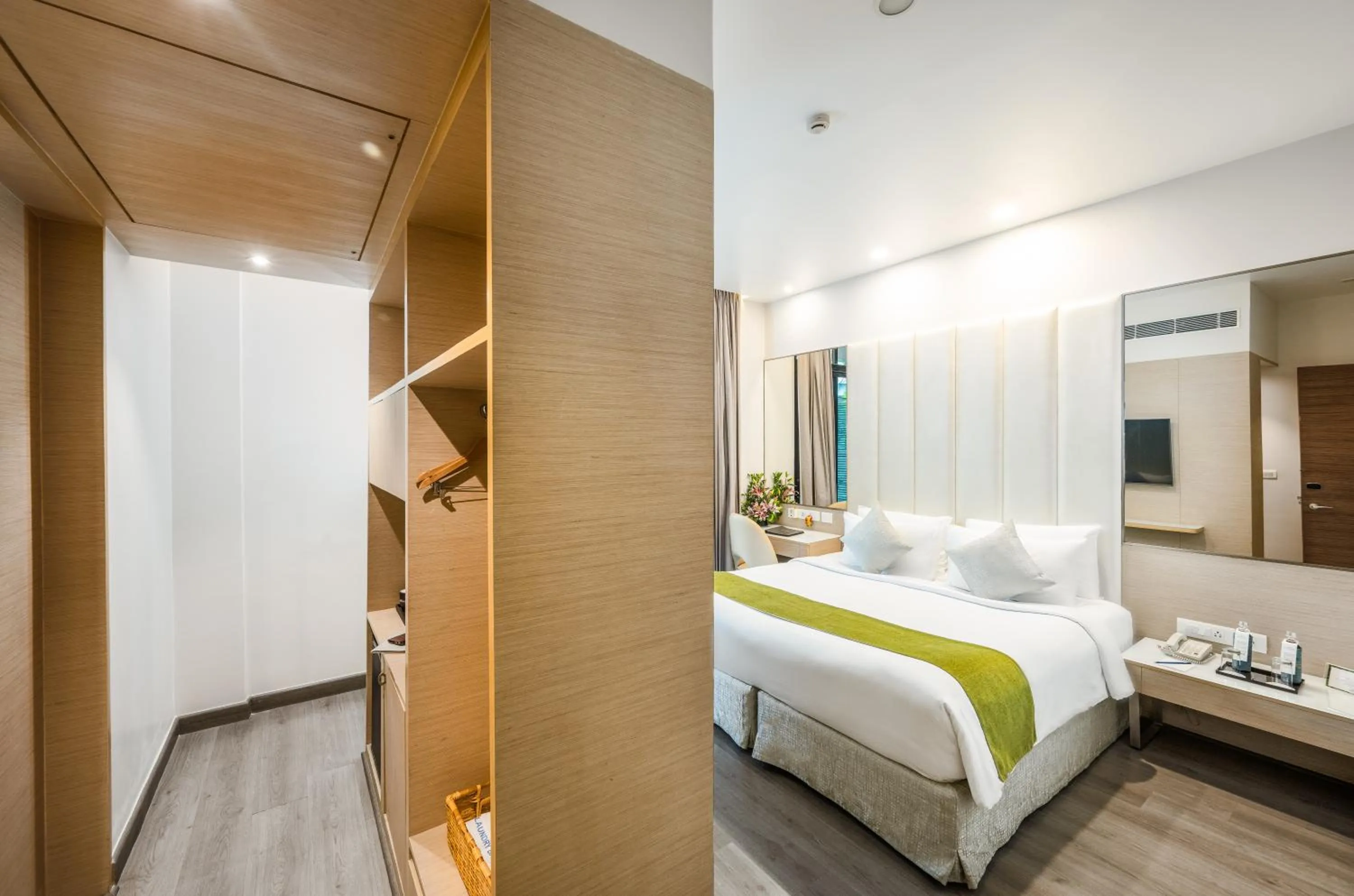 Bed in Sarovar Portico Outer Ring Road