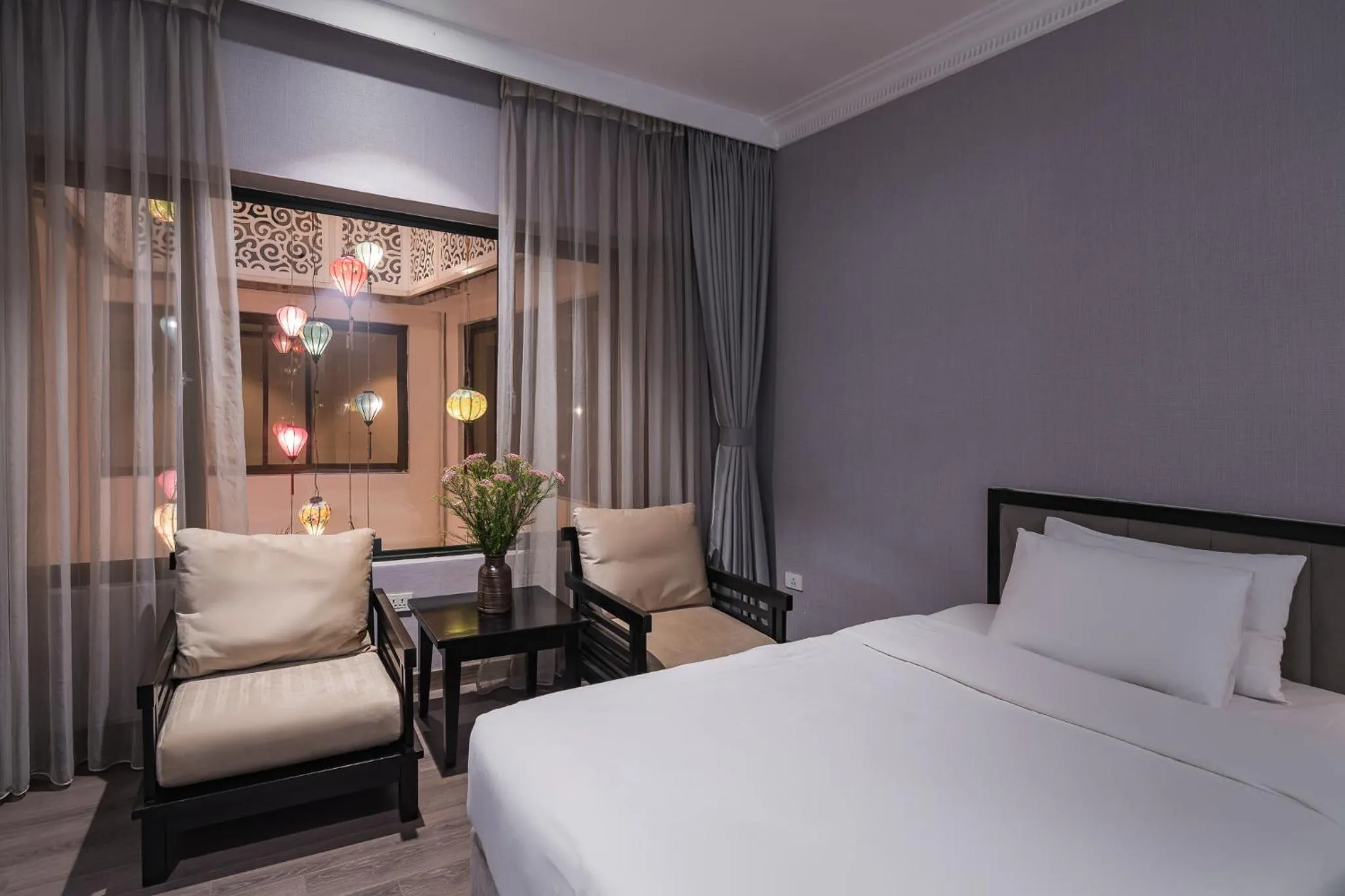 room service, Bed in La Passion Classic Hotel