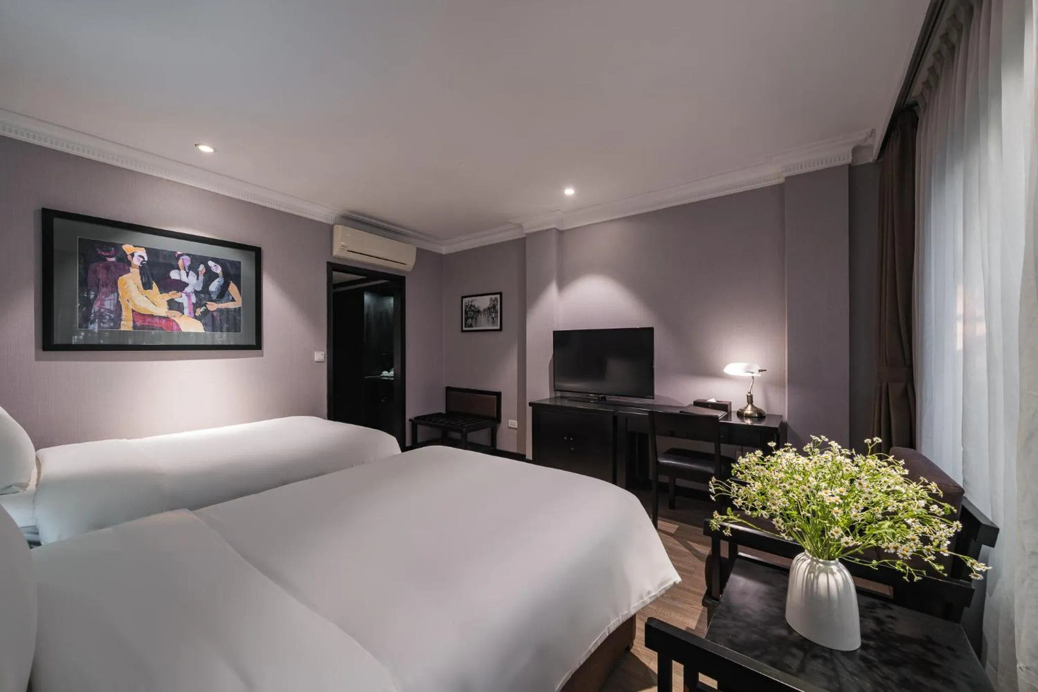 room service, Bed in La Passion Classic Hotel