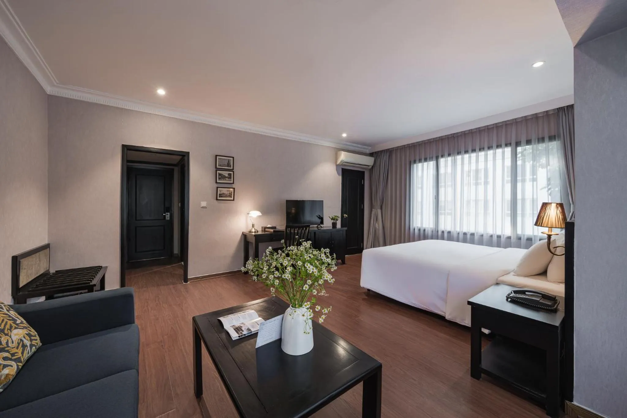 room service, Bed in La Passion Classic Hotel