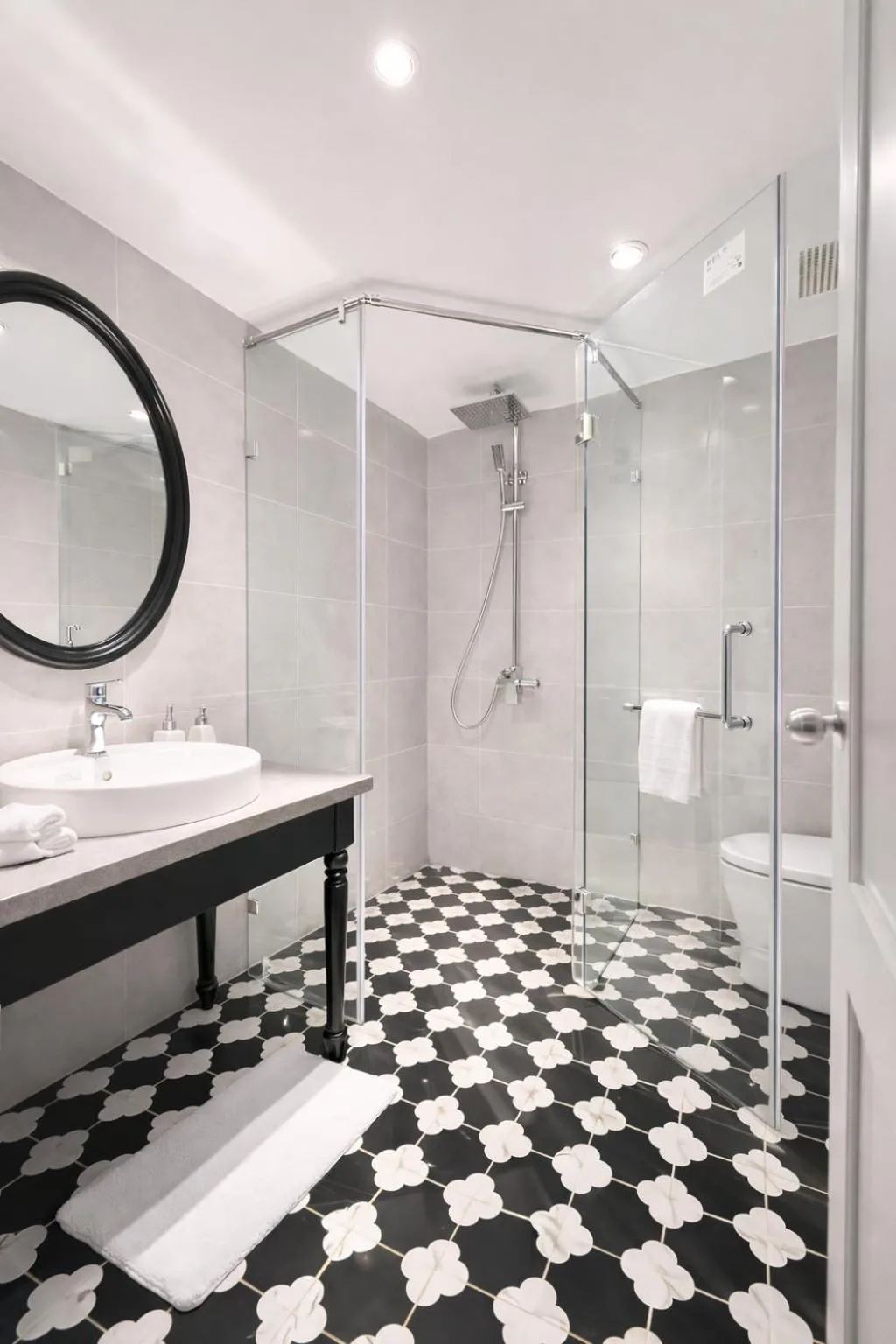 Bathroom in La Passion Classic Hotel