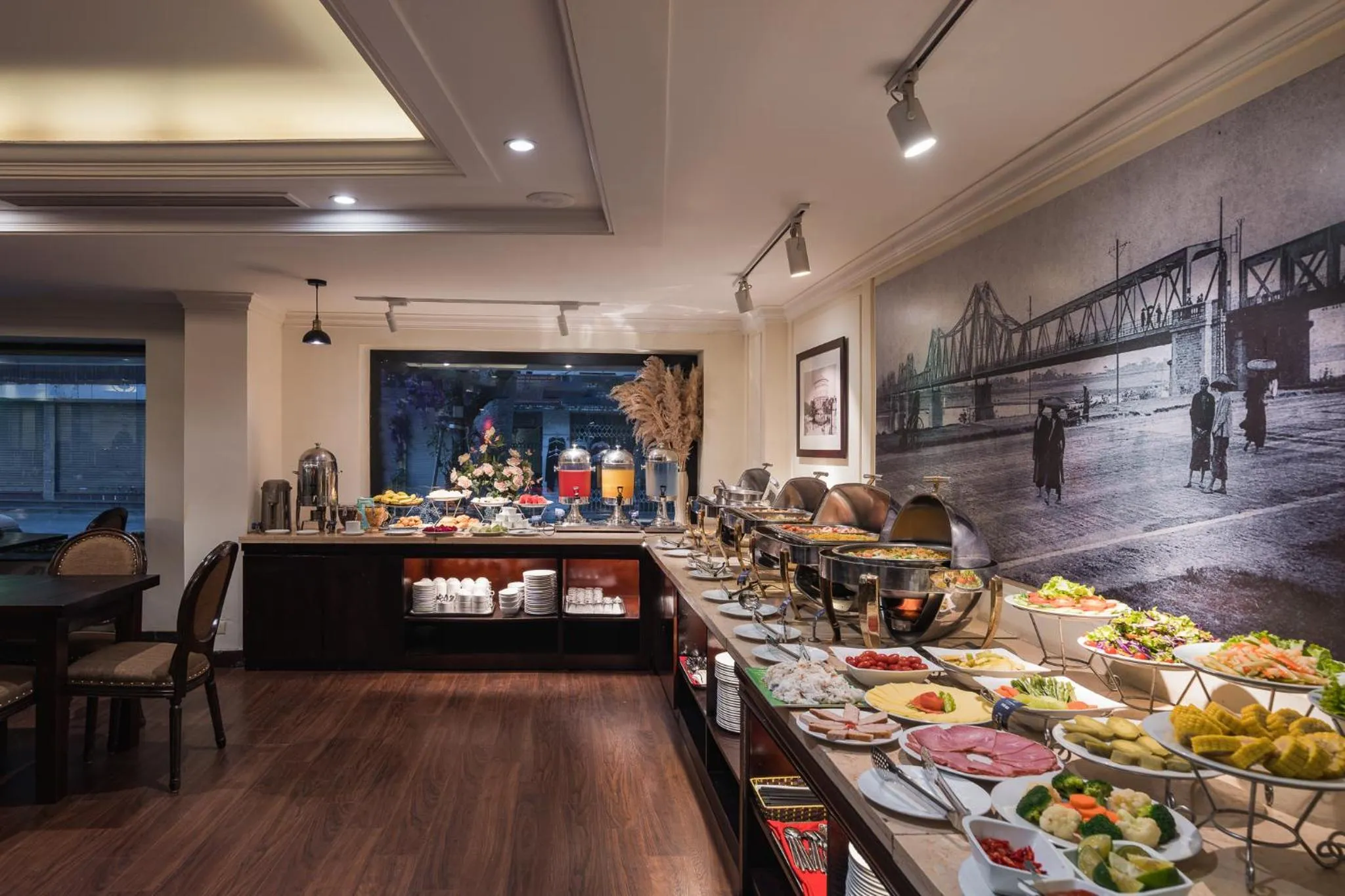 Restaurant/places to eat in La Passion Classic Hotel