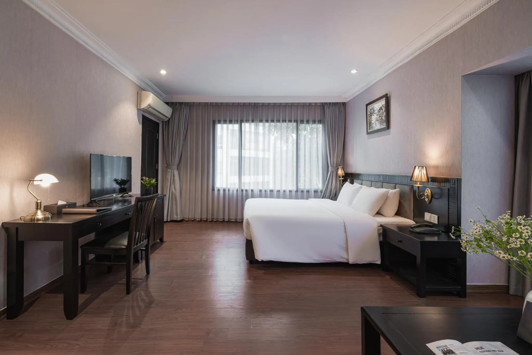 room service, Bed in La Passion Classic Hotel