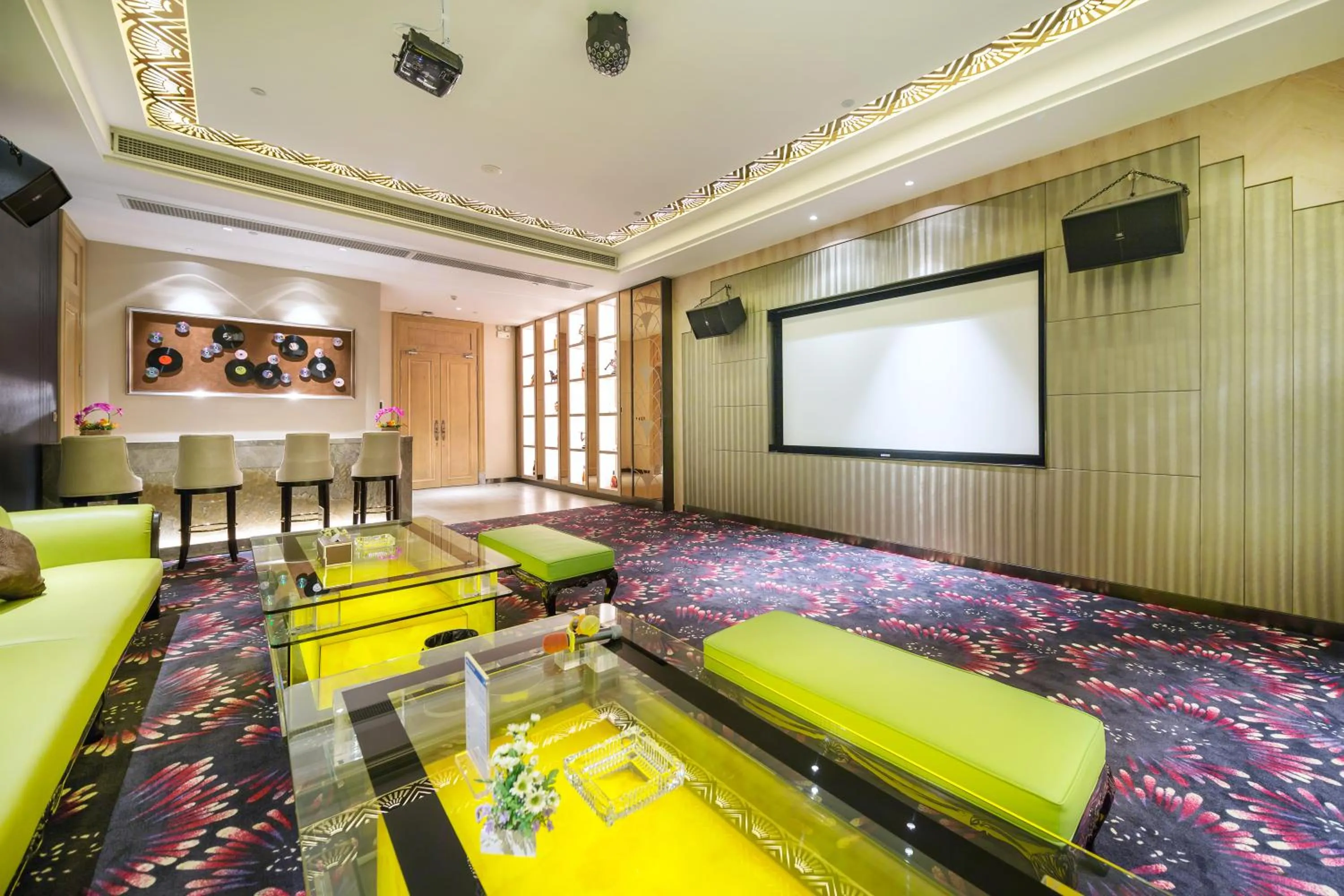 Lounge or bar in Wyndham Hainan Clearwater Bay Resort