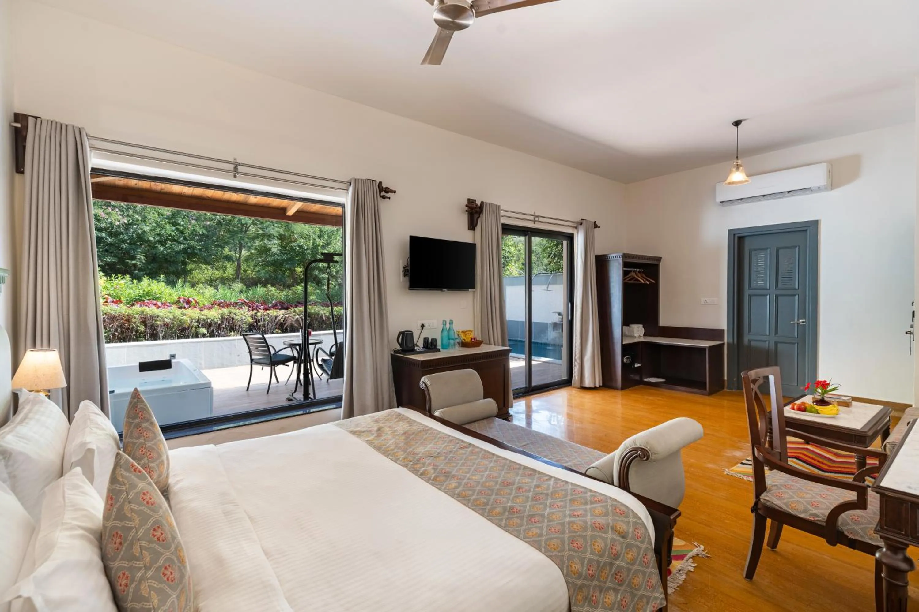Bedroom, Bed in Anandam - Jacuzzi & Private Pool Villas in Udaipur