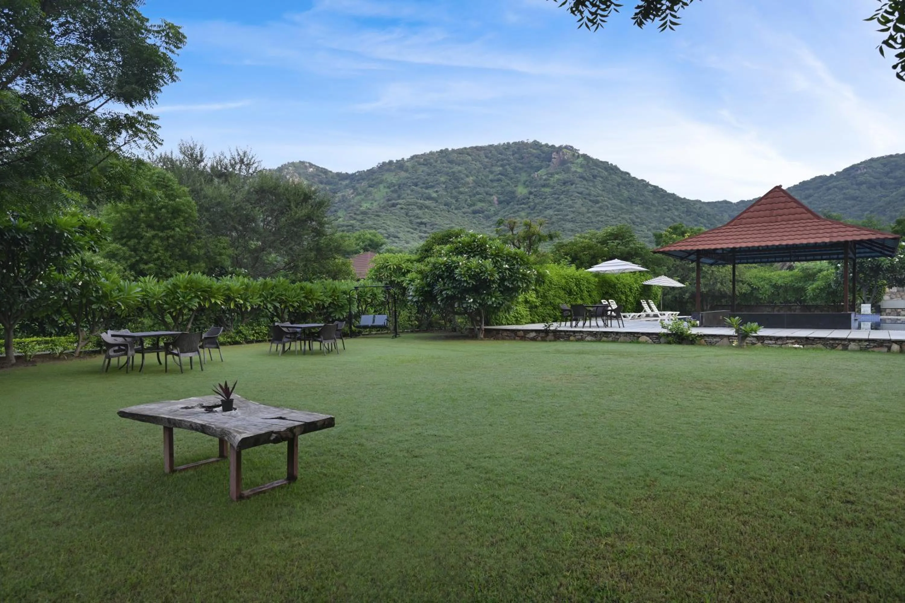 Garden in Anandam - Jacuzzi & Private Pool Villas in Udaipur