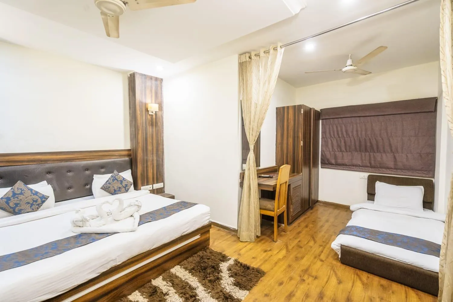 Bedroom, Bed in Hotel Bhabha