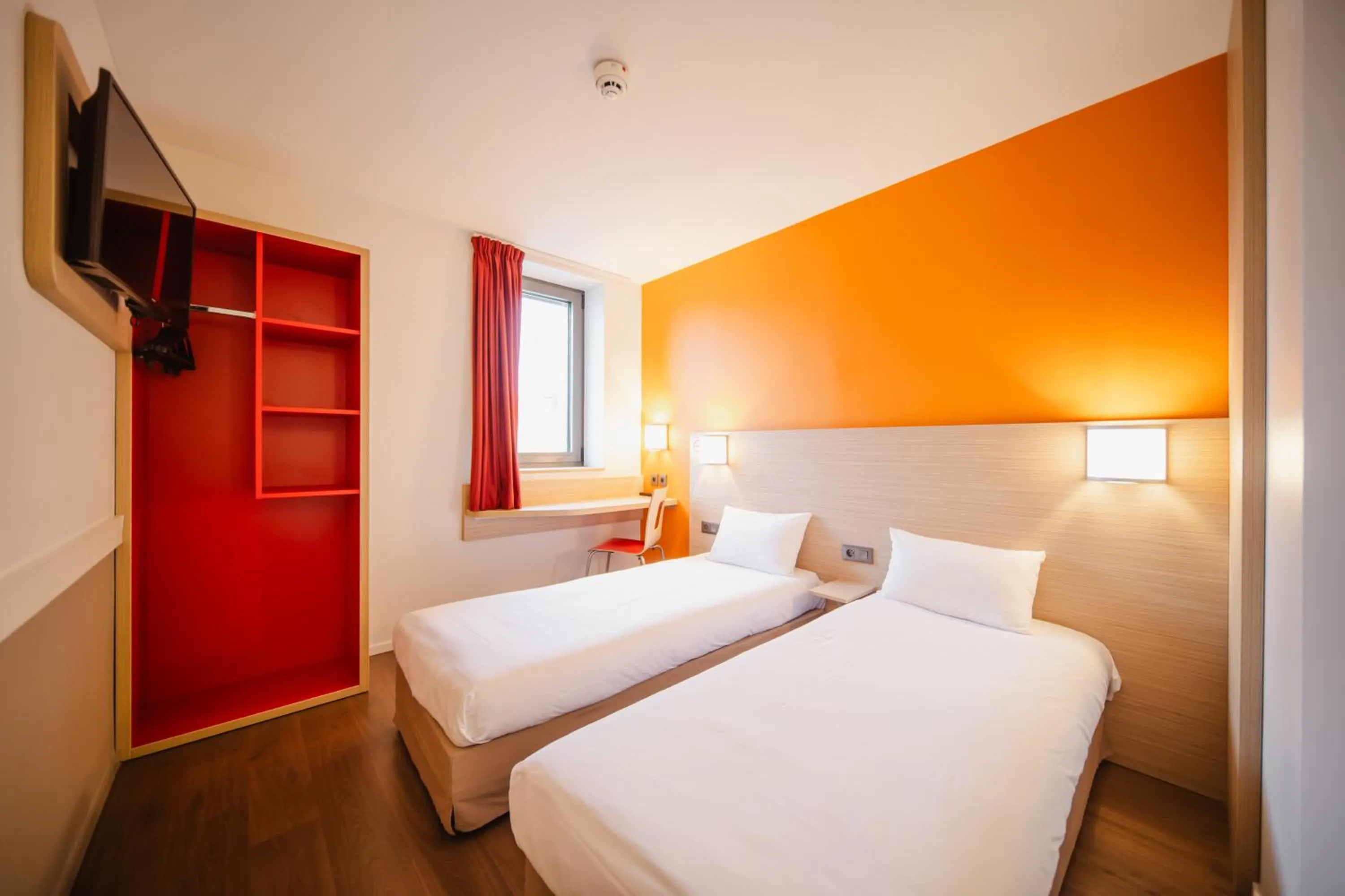 Bedroom, Bed in Premiere Classe Le Havre Centre-LES DOCKS