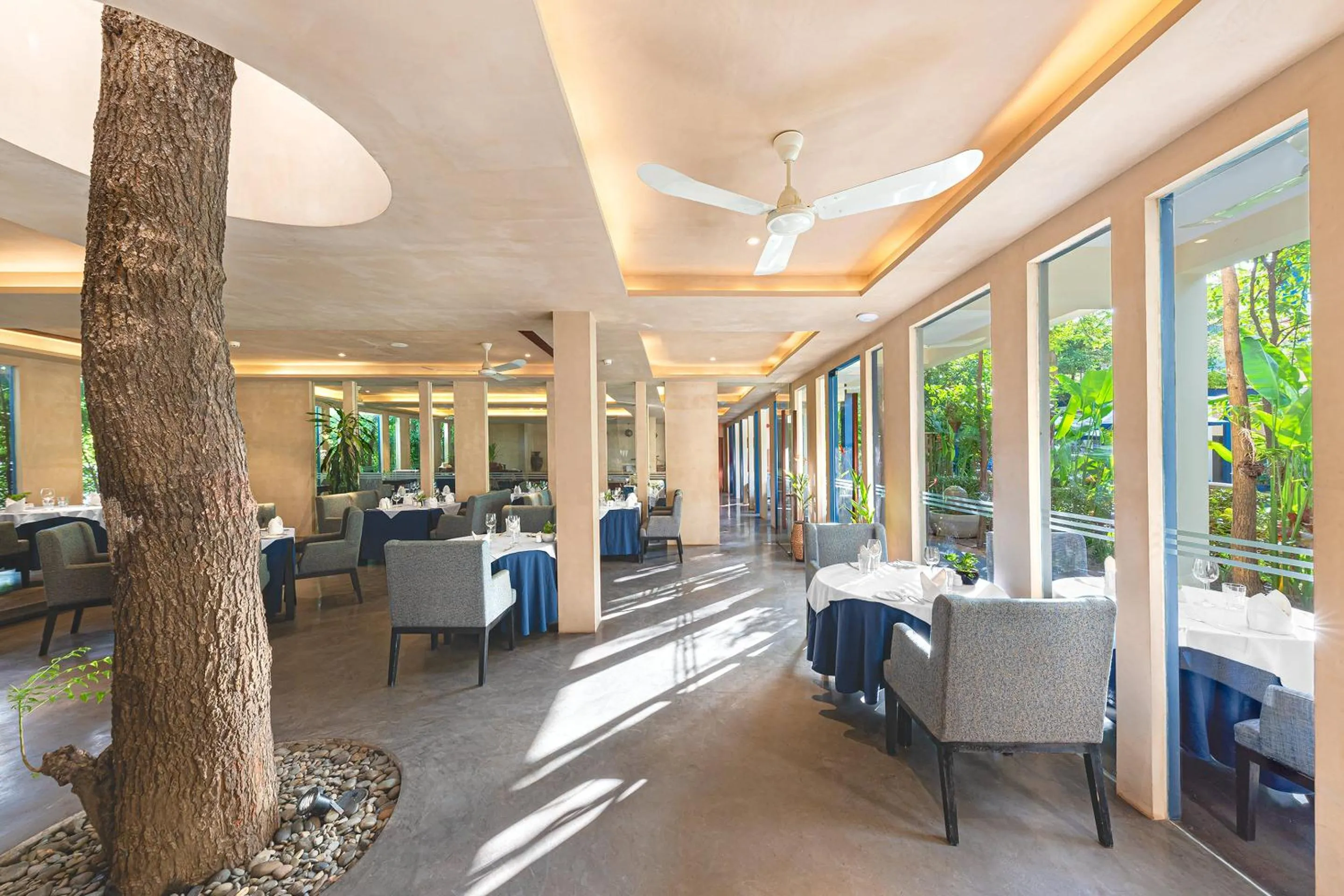 Restaurant/places to eat in Sakmut Boutique Hotel