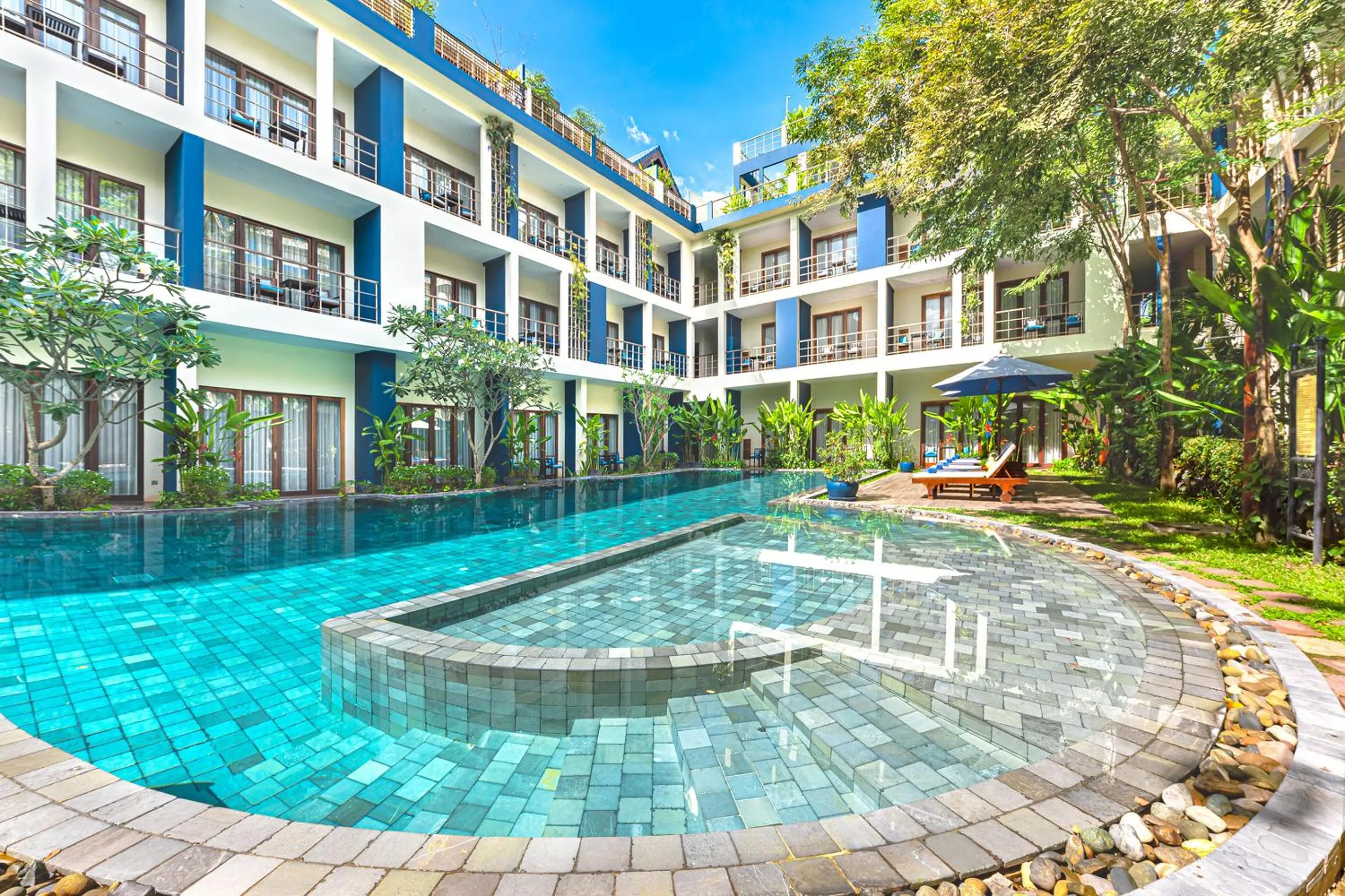 Swimming pool in Sakmut Boutique Hotel