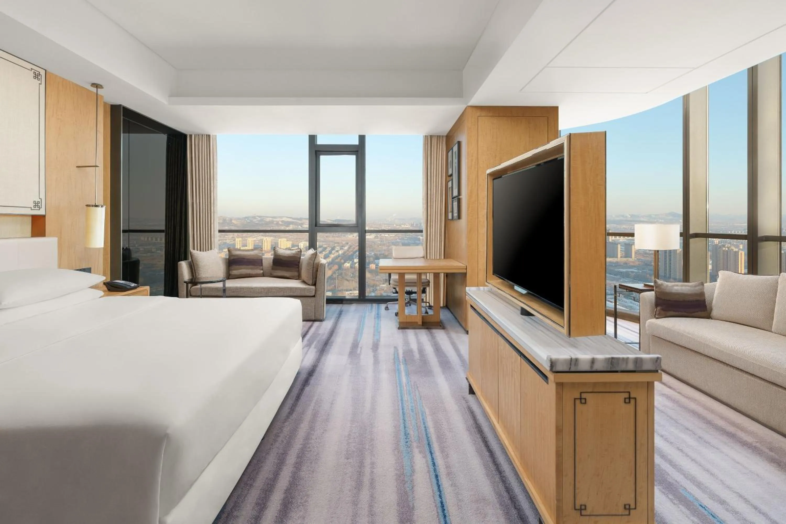 Bedroom, Bed in Sheraton Zibo Hotel