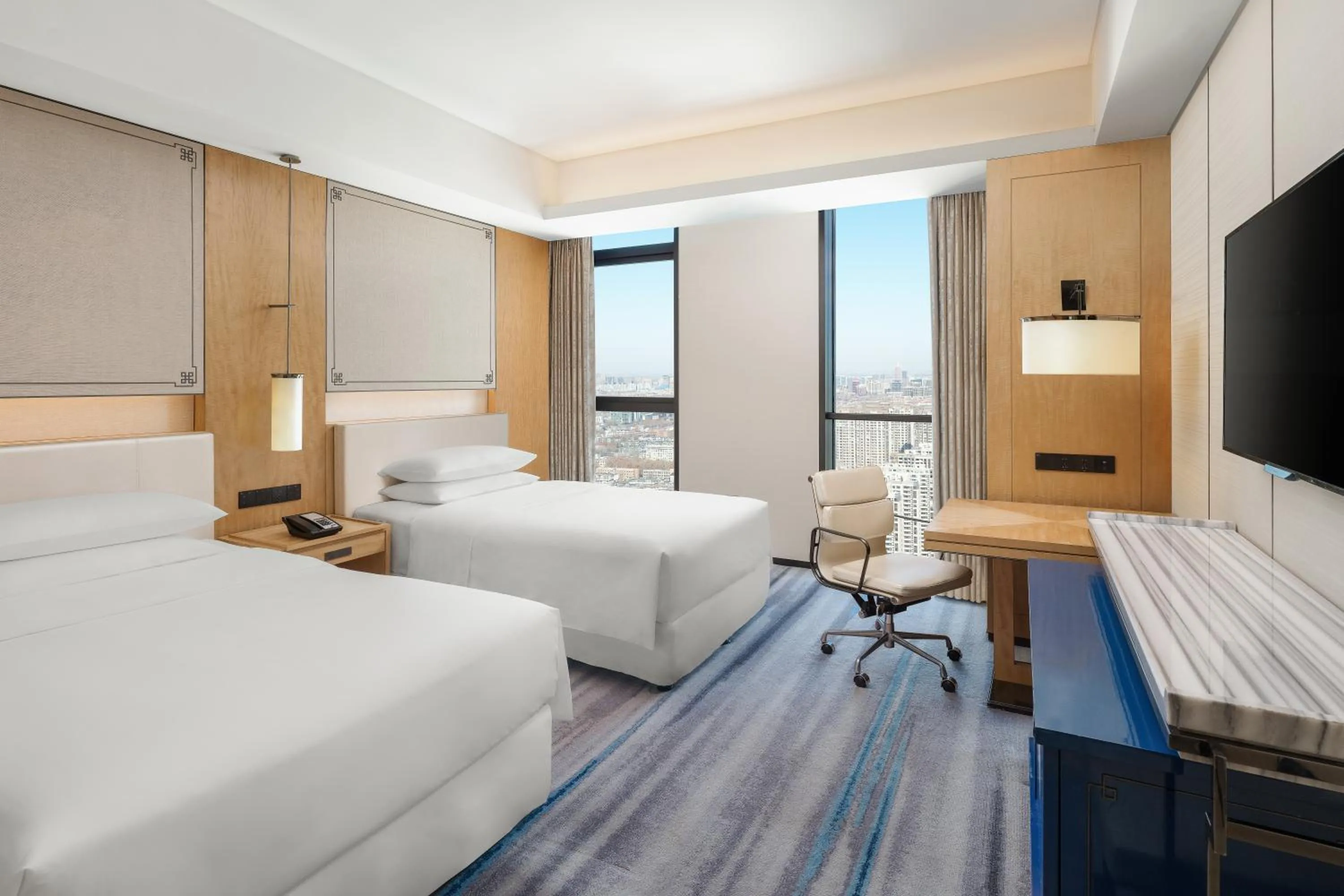 Photo of the whole room, Bed in Sheraton Zibo Hotel