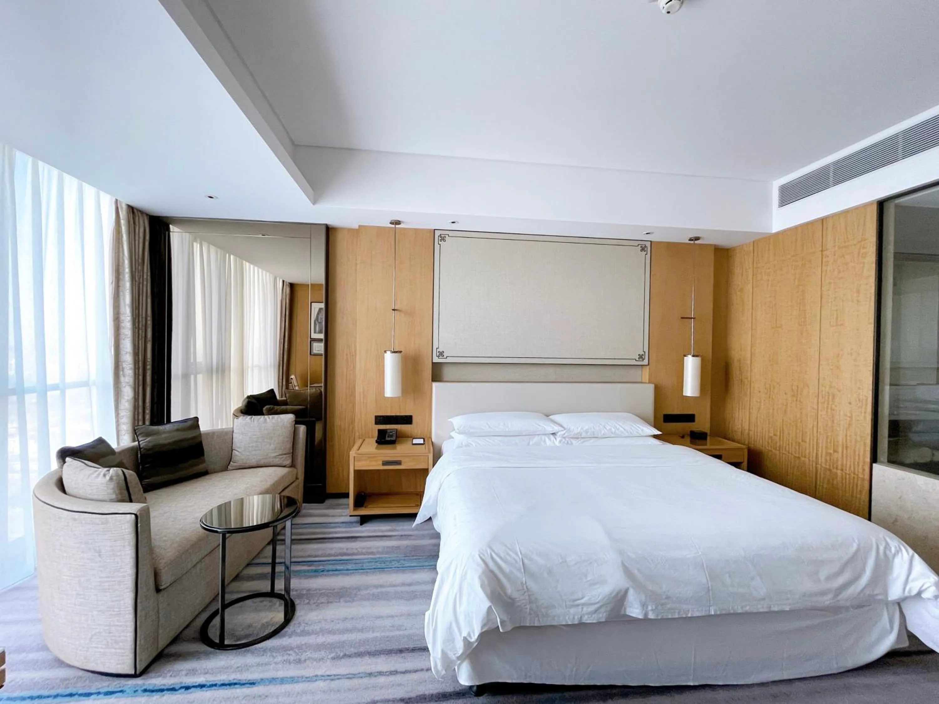 Bedroom, Bed in Sheraton Zibo Hotel