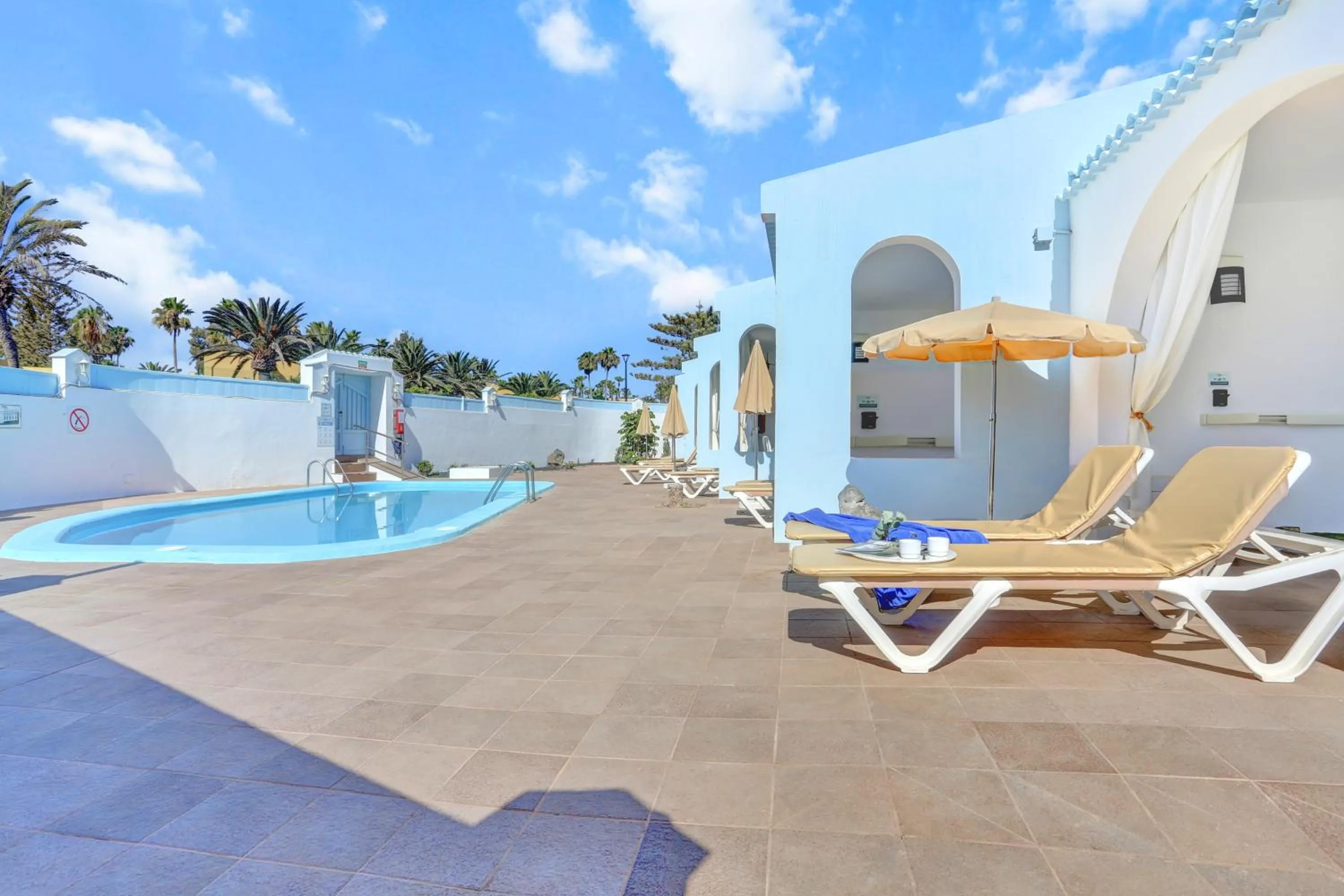 Pool view in Neptuno Bungalows - Adults Only