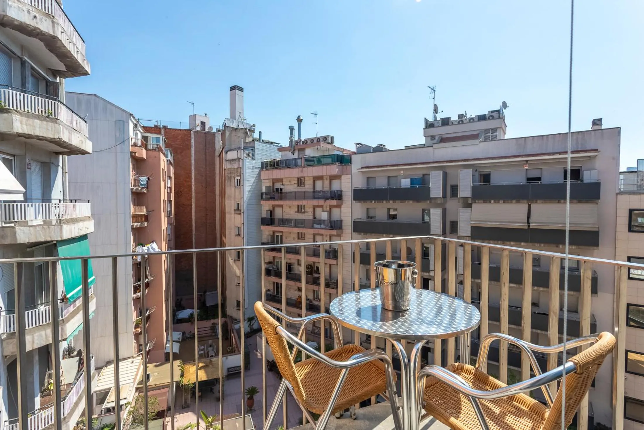 Apartment with Balcony in Apartment Barcelona Rentals - Pool Terrace in City Center