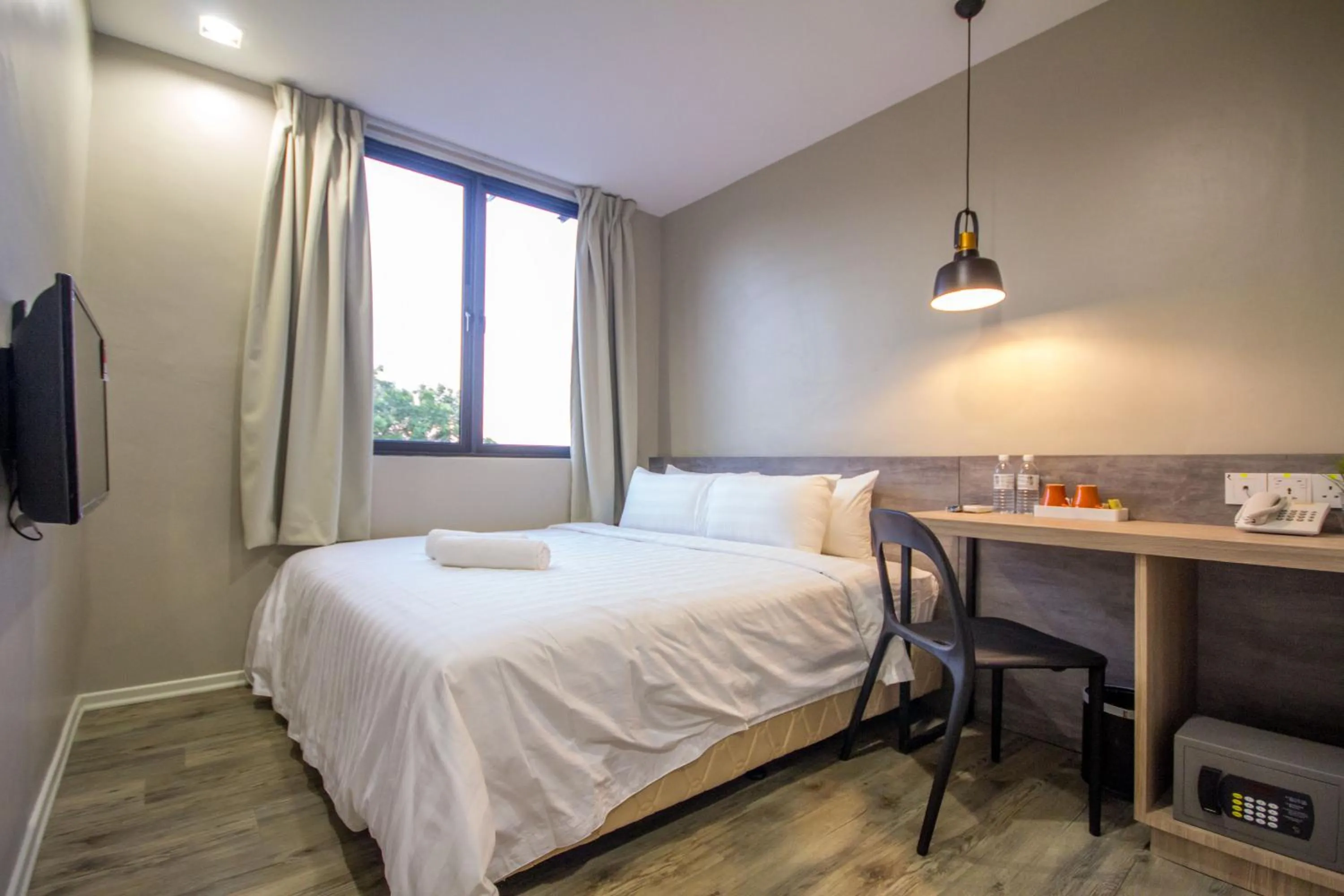 Bedroom, Bed in Chariton Hotel Alma